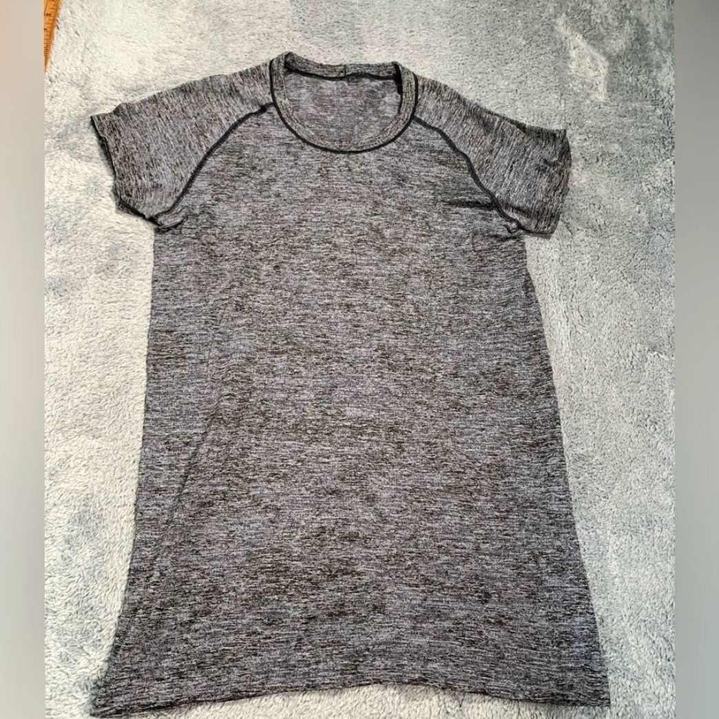 Lululemon **Lululemon Athletica Women's Casual Gray 10** User: **Lululemon Athletica Women's Gray Casual Size 10** Size L / US 10 / IT 46 - 2 Thumbnail