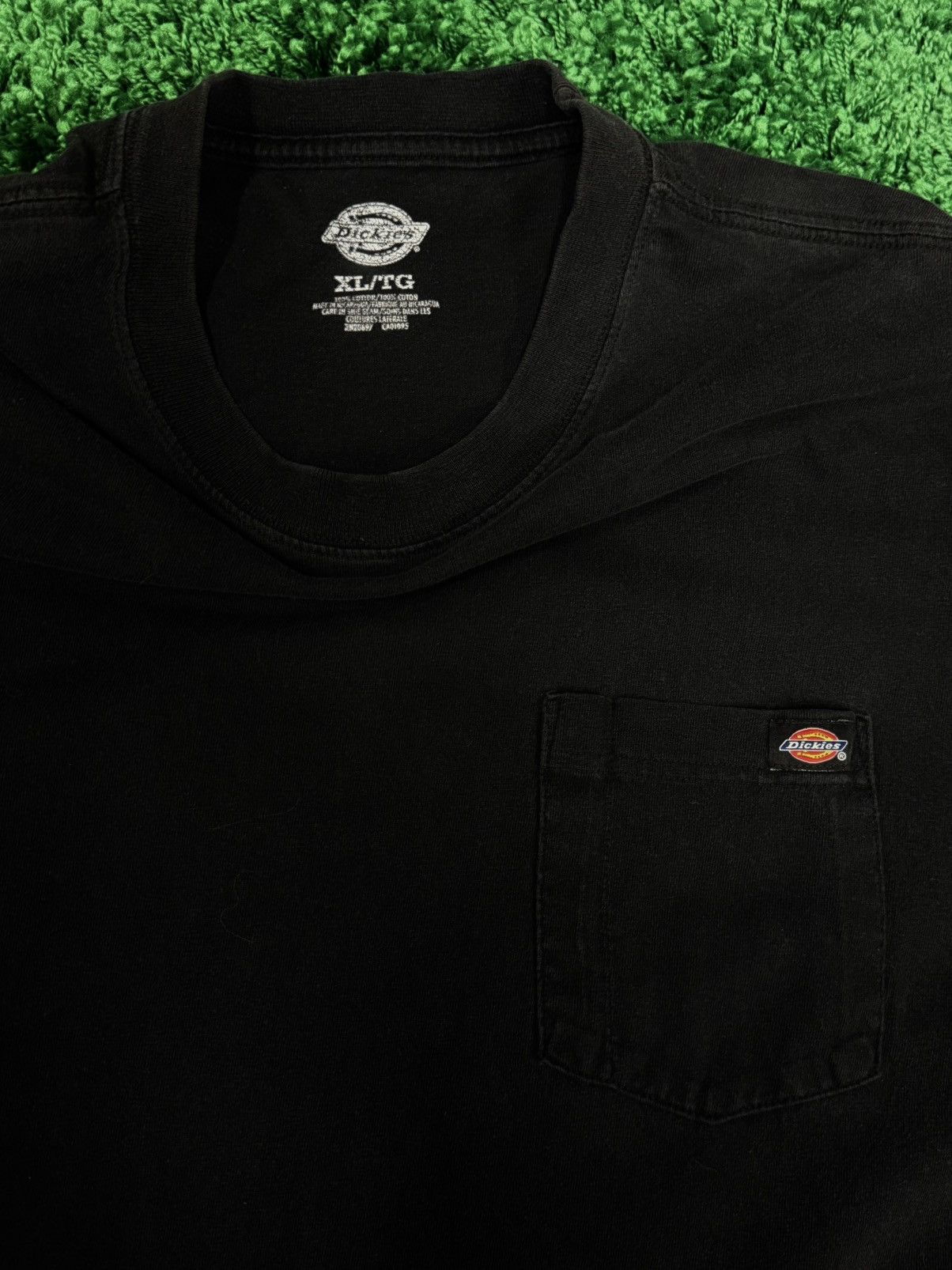 Dickies Dickies Distresssed Black Patch Logo Pocket Tee XL Size US XL / EU 56 / 4 - 3 Thumbnail