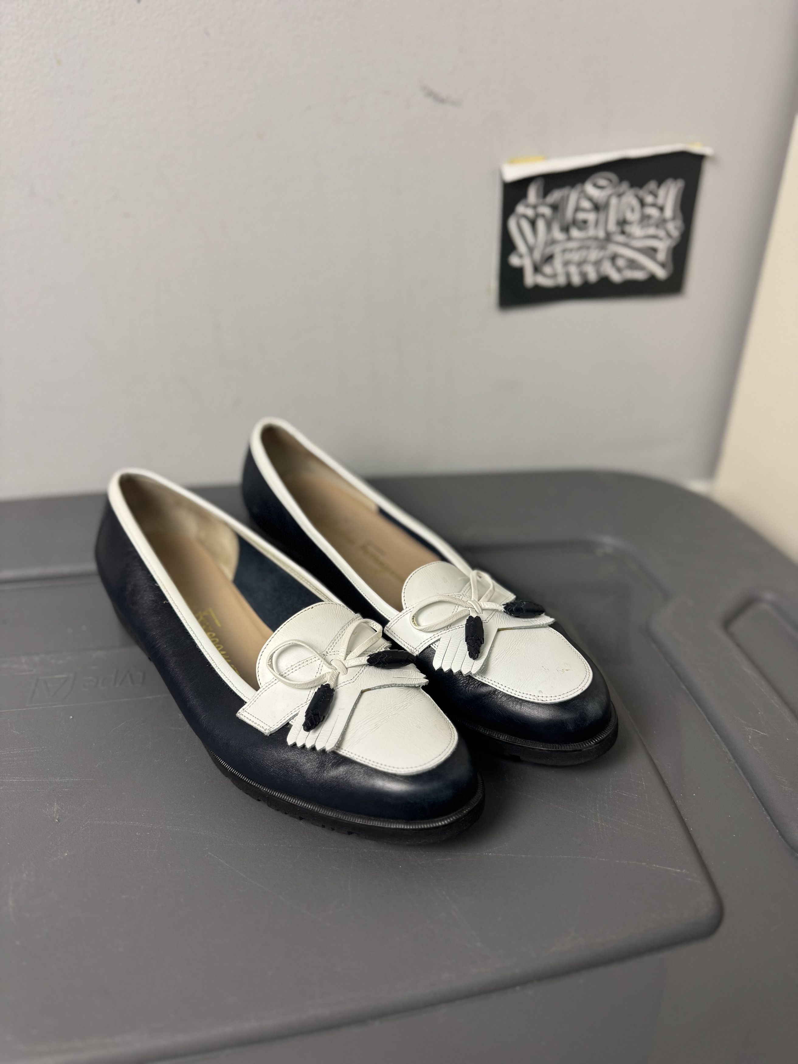Salvatore Ferragamo Salvatore Ferragamo - Loafers Vara Size US 8 / IT 38 - 1 Thumbnail