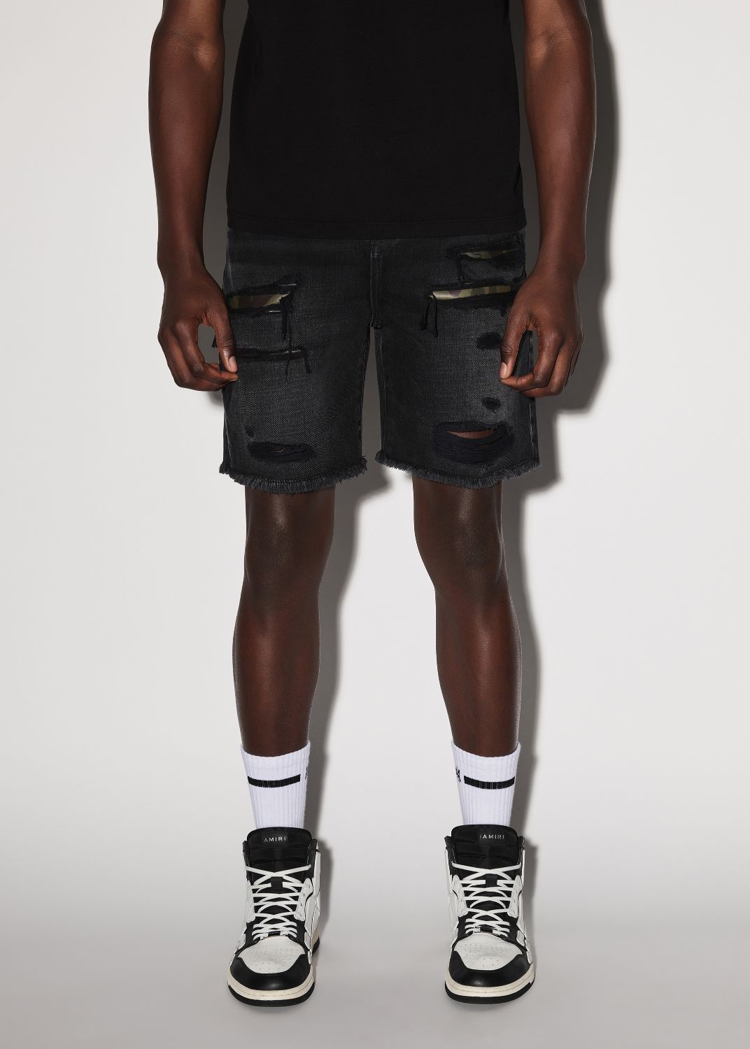 Amiri o1w1db10525 Camo Patch Short in Black Size US 34 / EU 50 - 2 Thumbnail