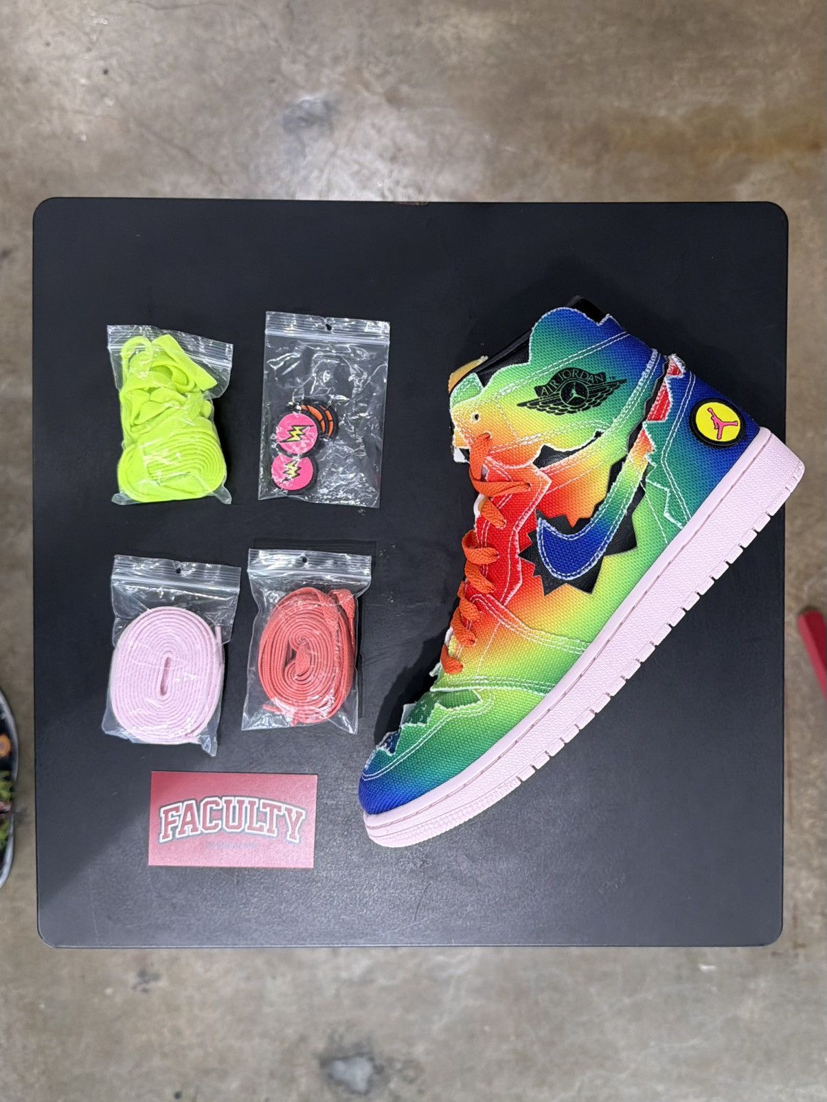 J Balvin × Jordan Brand Jordan 1 J Balvin Size 9 (2020) Size US 9 / EU 42 - 11 Thumbnail
