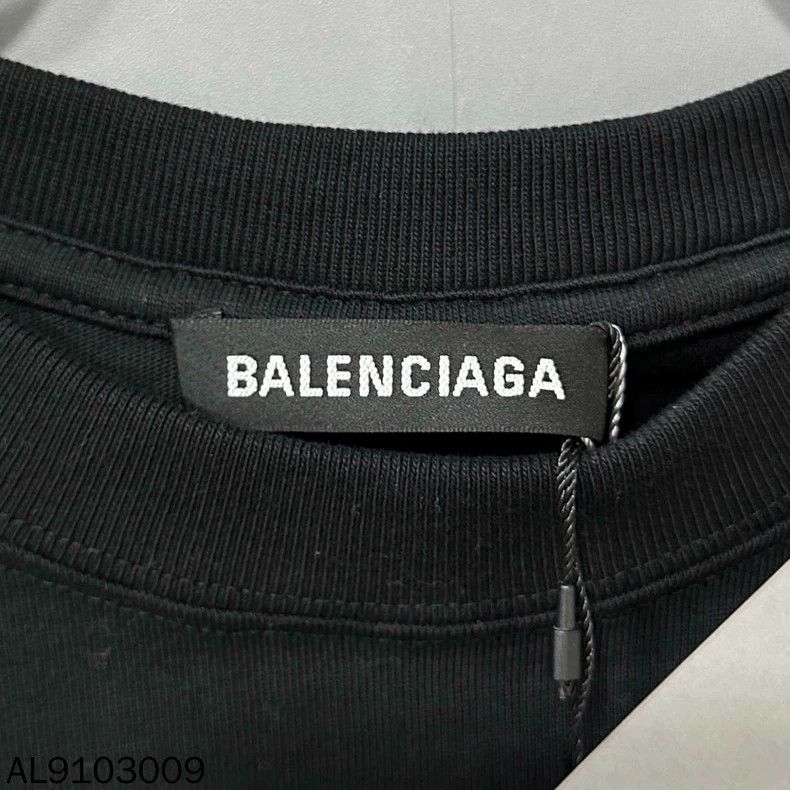 Balenciaga Balenciaga MasterCard short sleeves 2501-Nextarrow Size US XS / EU 42 / 0 - 3 Thumbnail