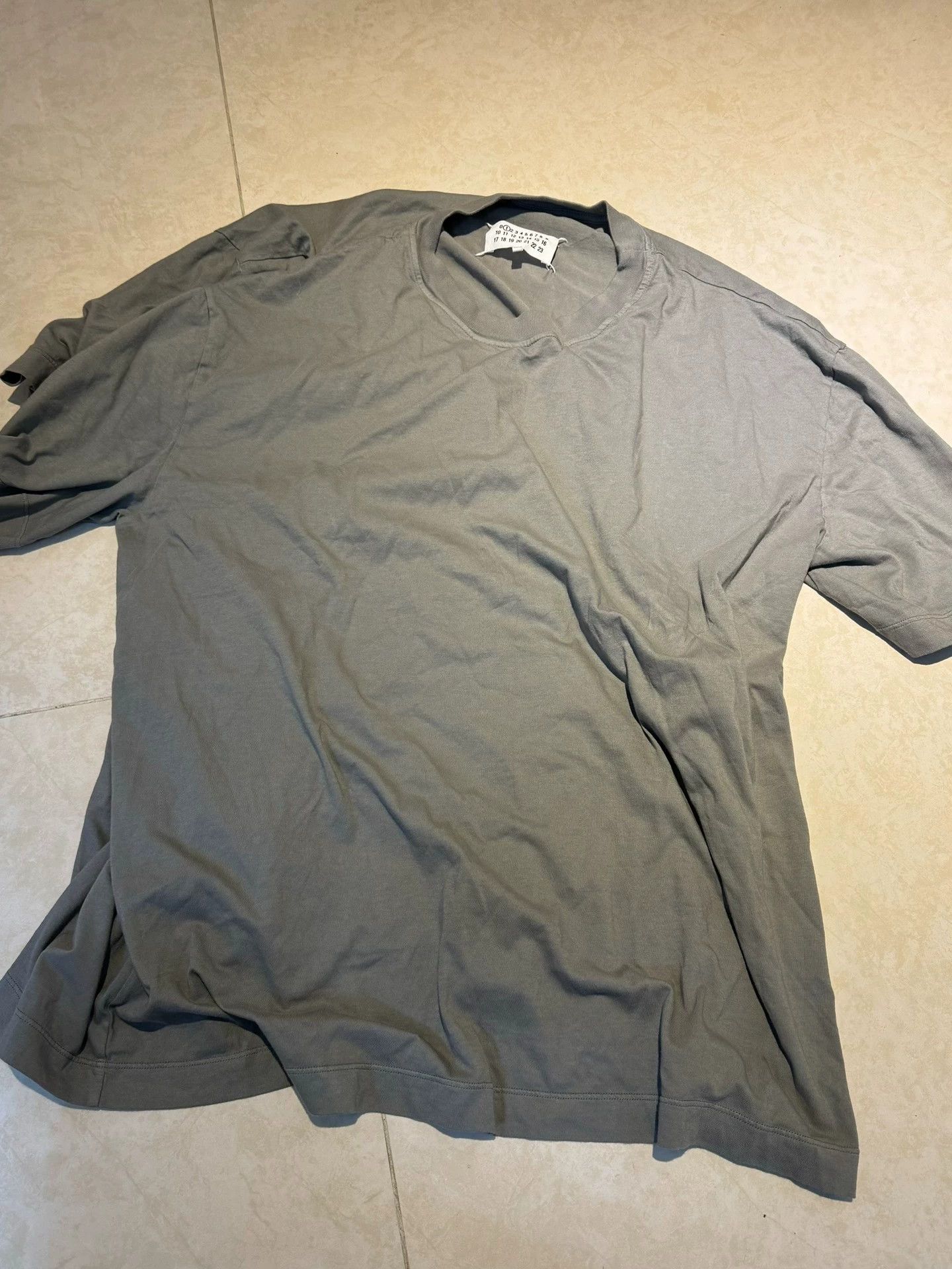 Maison Margiela Maison Margiela Double Sleeve Unisex Gray T-shirt S Size US M / EU 48-50 / 2 - 1 Thumbnail