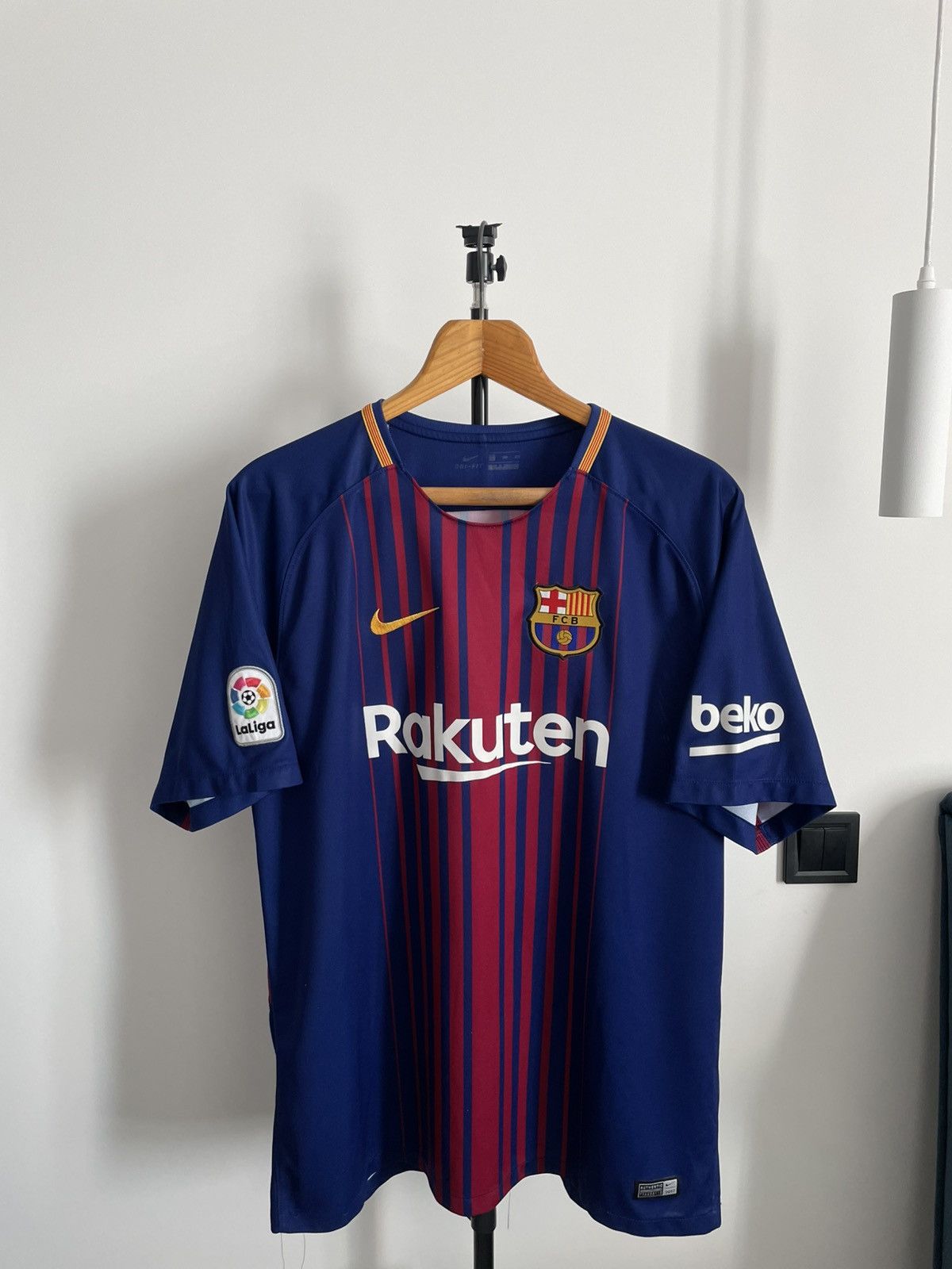 Nike Nike FC Barcelona 2017/2018 Home Football Shirt Jersey RARE Size US XL / EU 56 / 4 - 1 Thumbnail