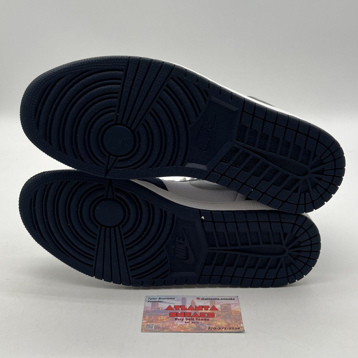 Jordan Brand Air Jordan 1 High midnight navy Size US 9.5 / EU 42-43 - 7 Thumbnail