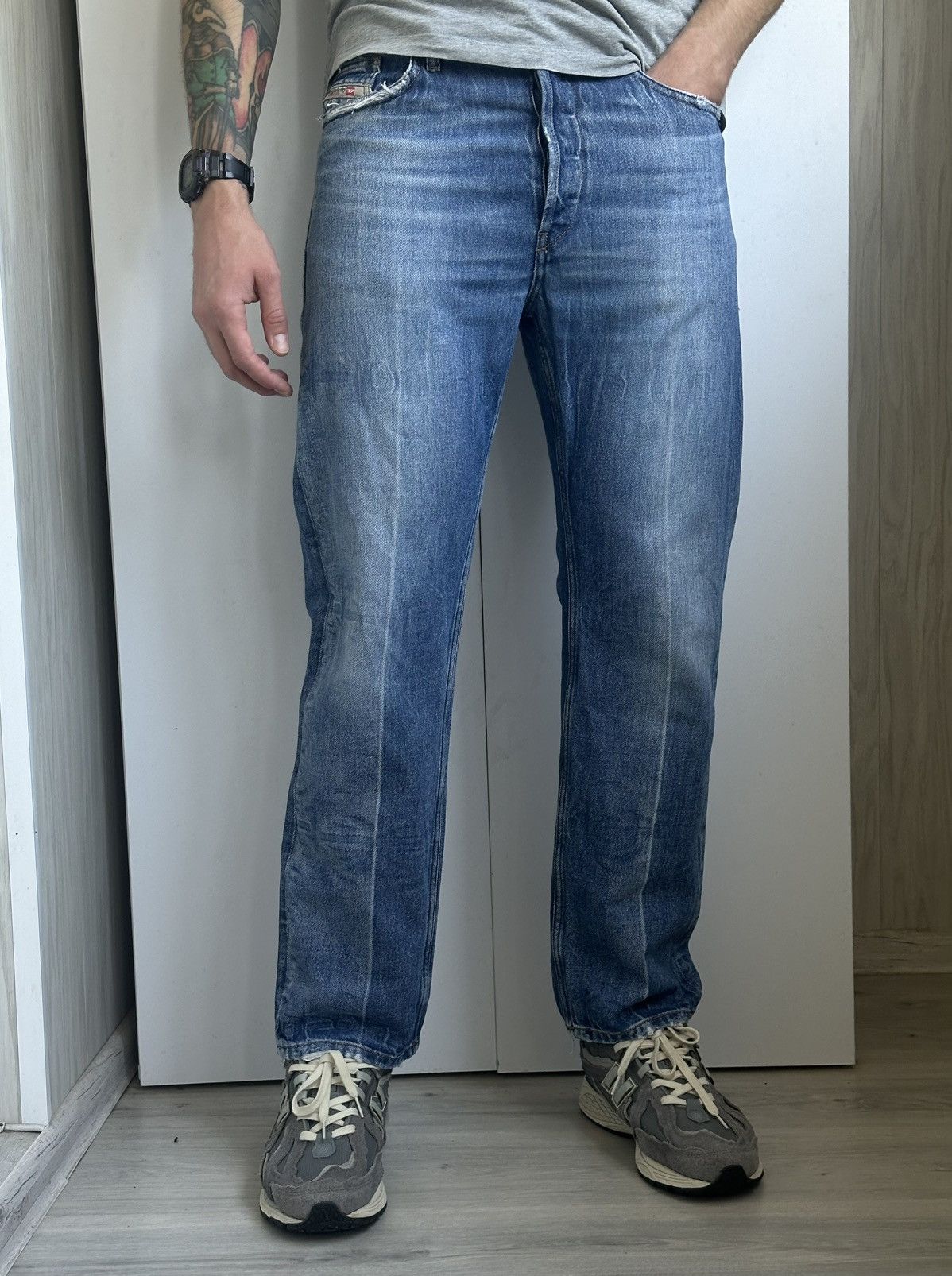Diesel Diesel Men's Straight Fit Distressed Jeans D-Macs W30-L30 Size US 30 / EU 46 - 2 Thumbnail