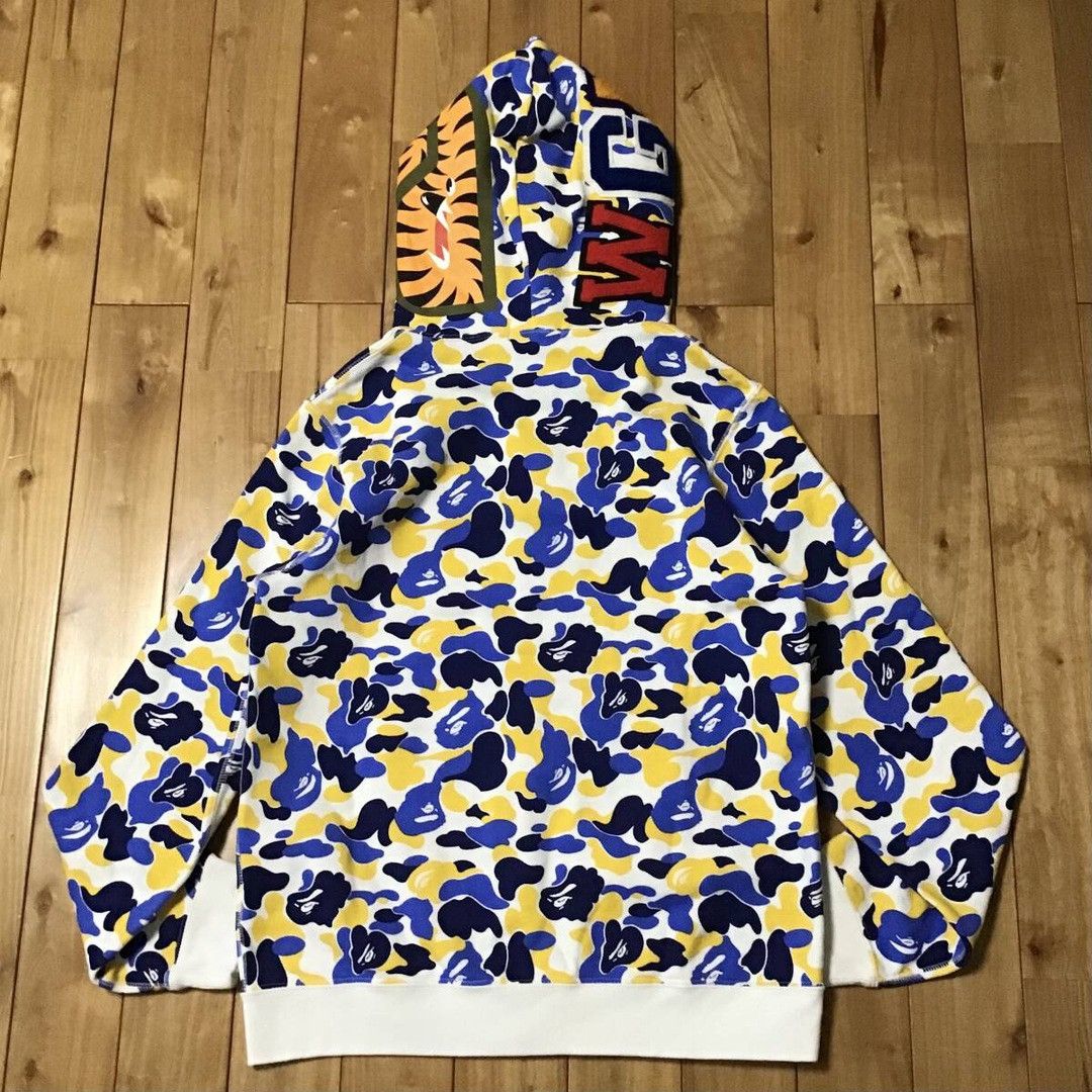 Bape 2010 🔥Shanghai Store Camo🔥 BAPE shark full zip hoodie NIGO Size US M / EU 48-50 / 2 - 3 Thumbnail