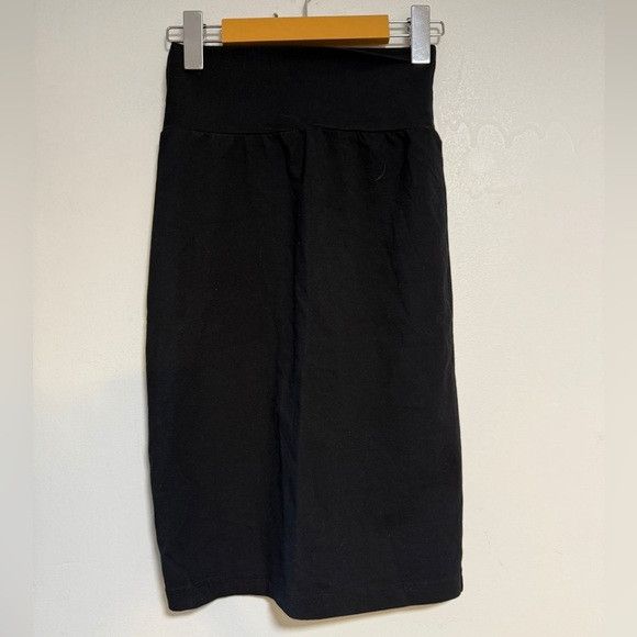 Velvet Velvet by Graham & Spencer Black Stretch Knit Skirt Size S Size 26" / US 2 / IT 38 - 6 Thumbnail