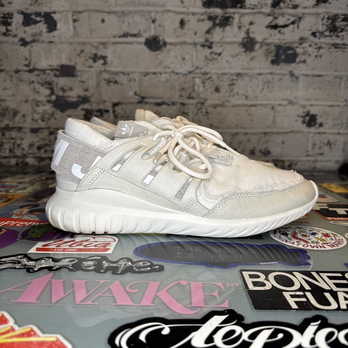 Adidas × Slam Jam Adidas Tubular Nova Slam Jam World Tour Size 9.5 White Size US 9.5 / EU 42-43 - 3 Thumbnail