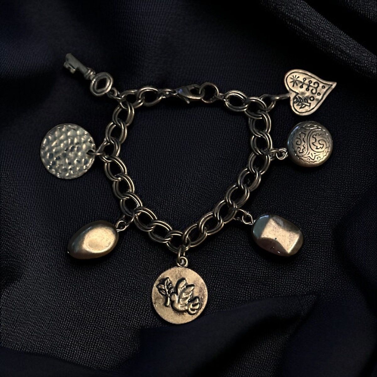 Other Bronze tone charm bracelet Size ONE SIZE - 1 Thumbnail