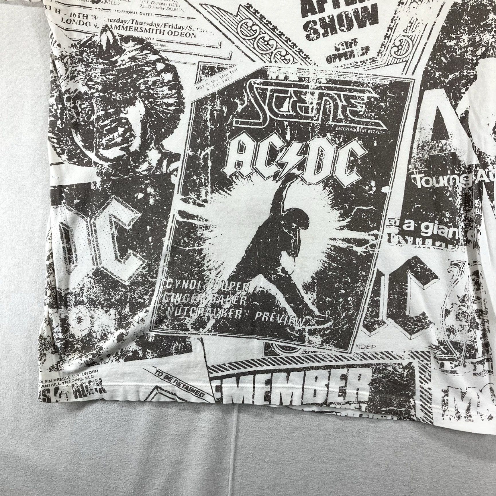 Vintage AC/DC T Shirt Mens Large Graphic Print V-Neck Short Sleeve Retro 70s 80s Music Beige Slim Fit Cotton 2020s Size US L / EU 52-54 / 3 - 3 Thumbnail