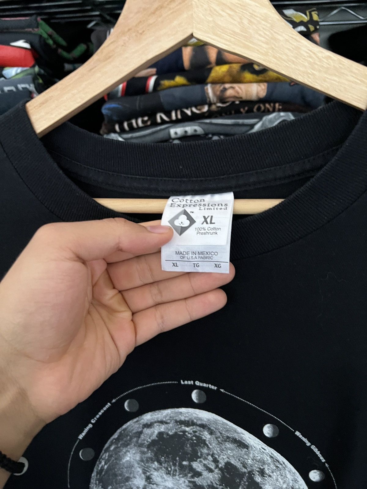 Arts & Science 2002 Moon Phases Griffith Observatory Solar System Tee Size US XL / EU 56 / 4 - 4 Thumbnail