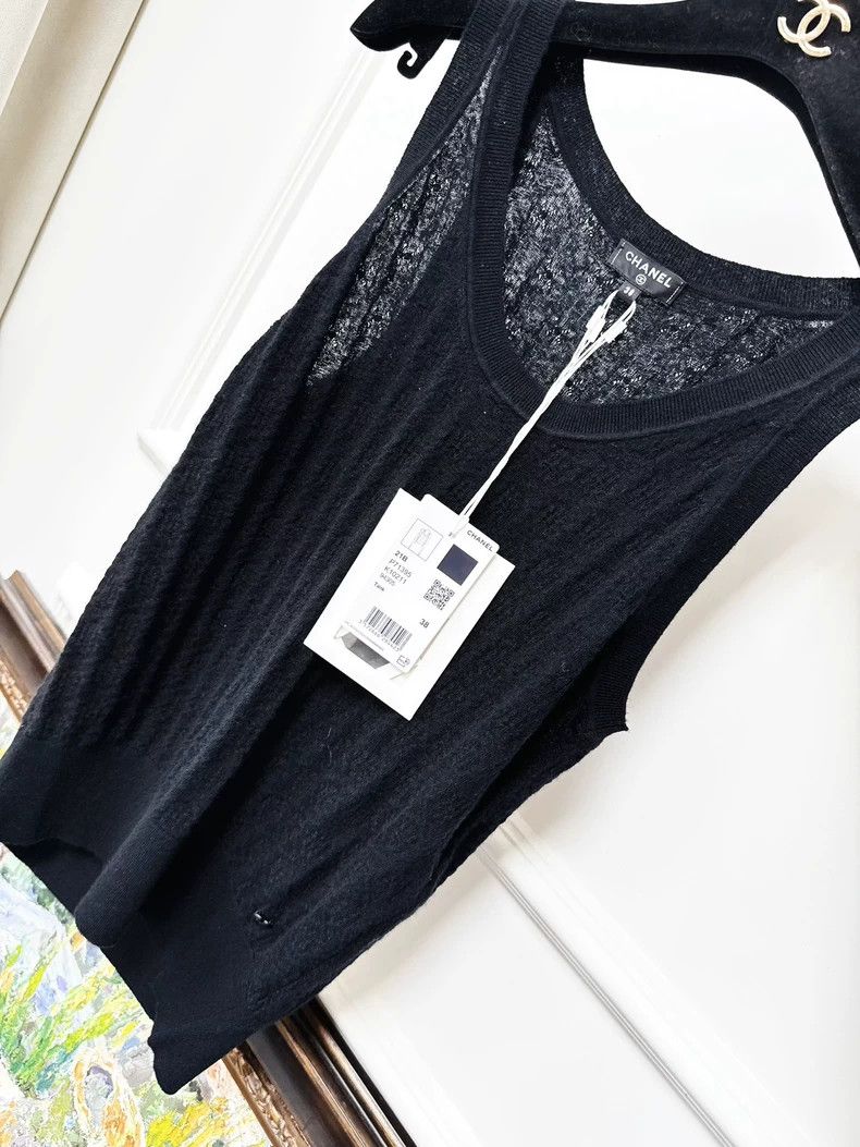 Chanel Chanel 21B love buckle black knitted sleeveless Size XS / US 0-2 / IT 36-38 - 3 Thumbnail