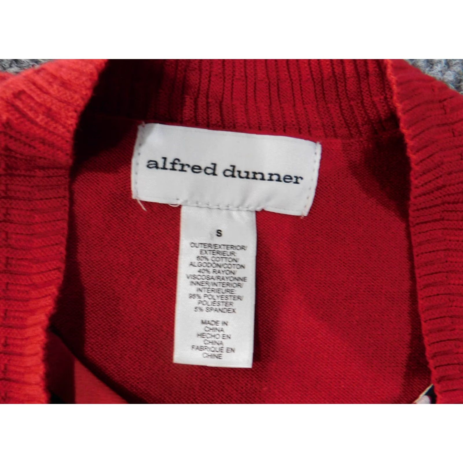 Vintage Alfred Dunner Sweater Womens Regular Small Red Geometric Knit Crew Neck Raglan Sleeve Stretch Cotton Rayon Spandex Cardigan Vintage No N/A Size S / US 4 / IT 40 - 4 Thumbnail