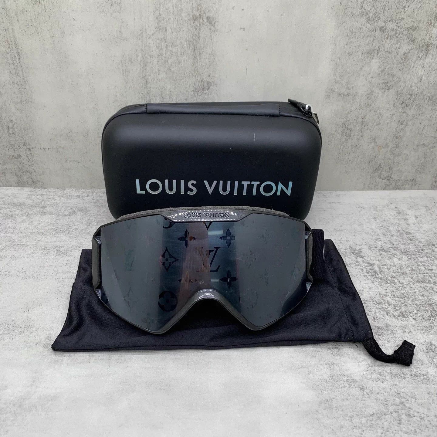 Louis Vuitton LV Black Monogram All-Over-Print Ski Goggles New Size ONE SIZE - 1 Thumbnail