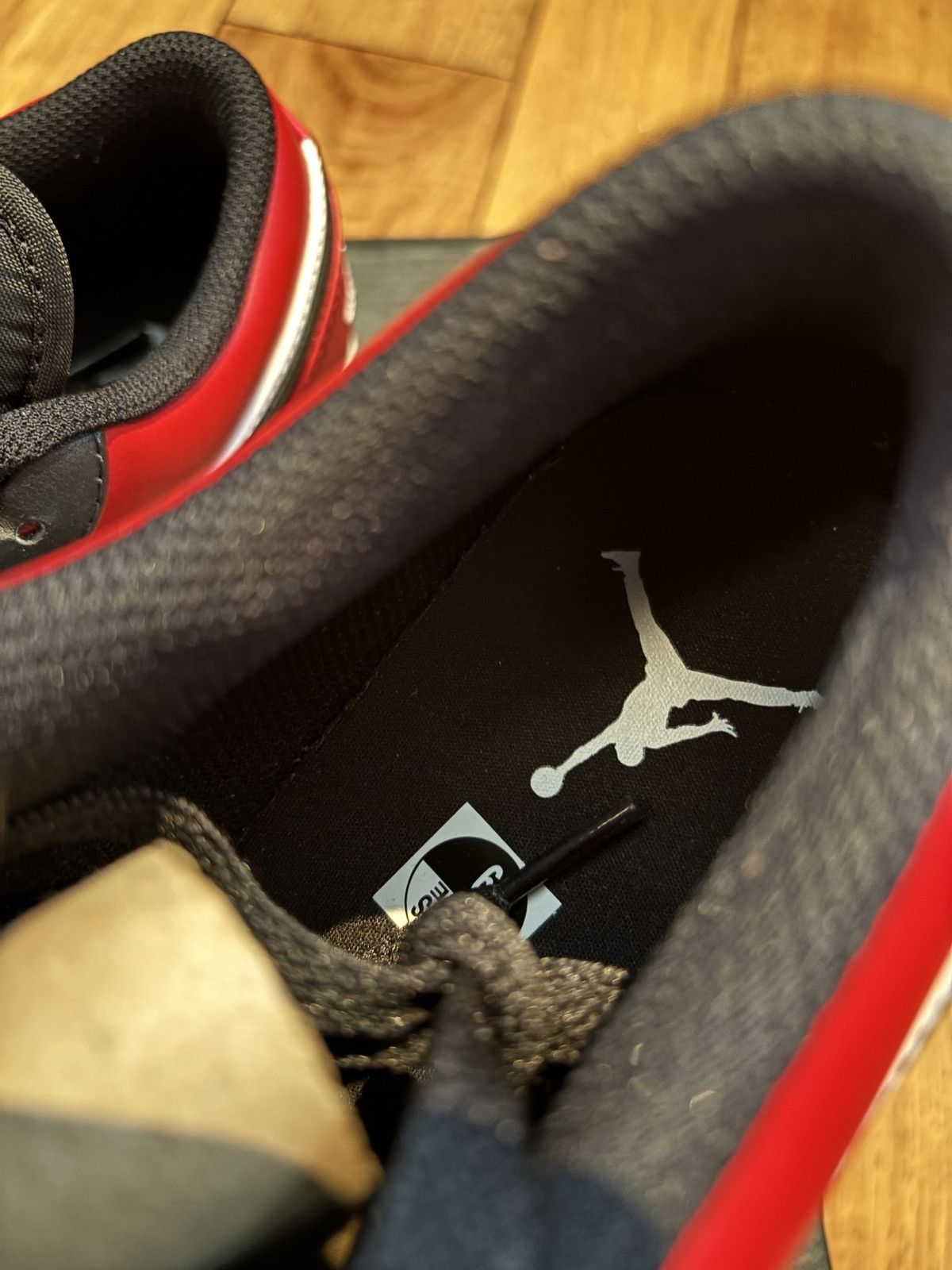 Jordan Brand × Nike Jordan 1 Low Bred Toe Gym Red Size US 9 / EU 42 - 4 Thumbnail