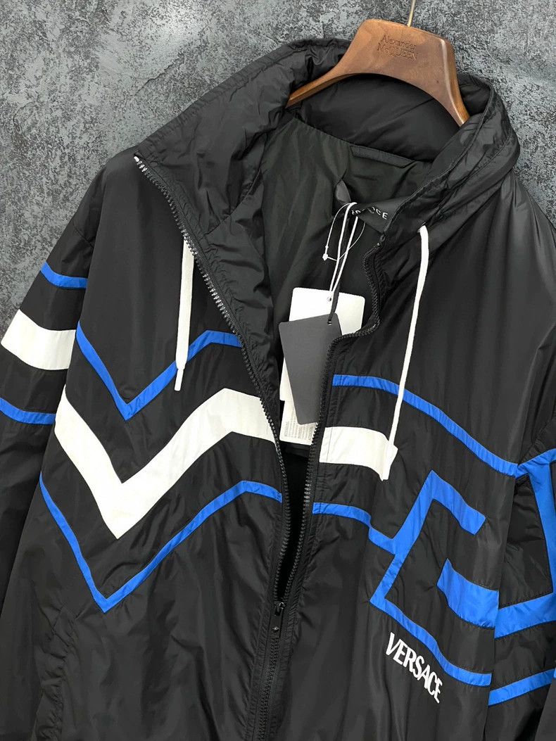 Versace Versace Logo back pattern stand-up collar jacket Size US XL / EU 56 / 4 - 5 Thumbnail