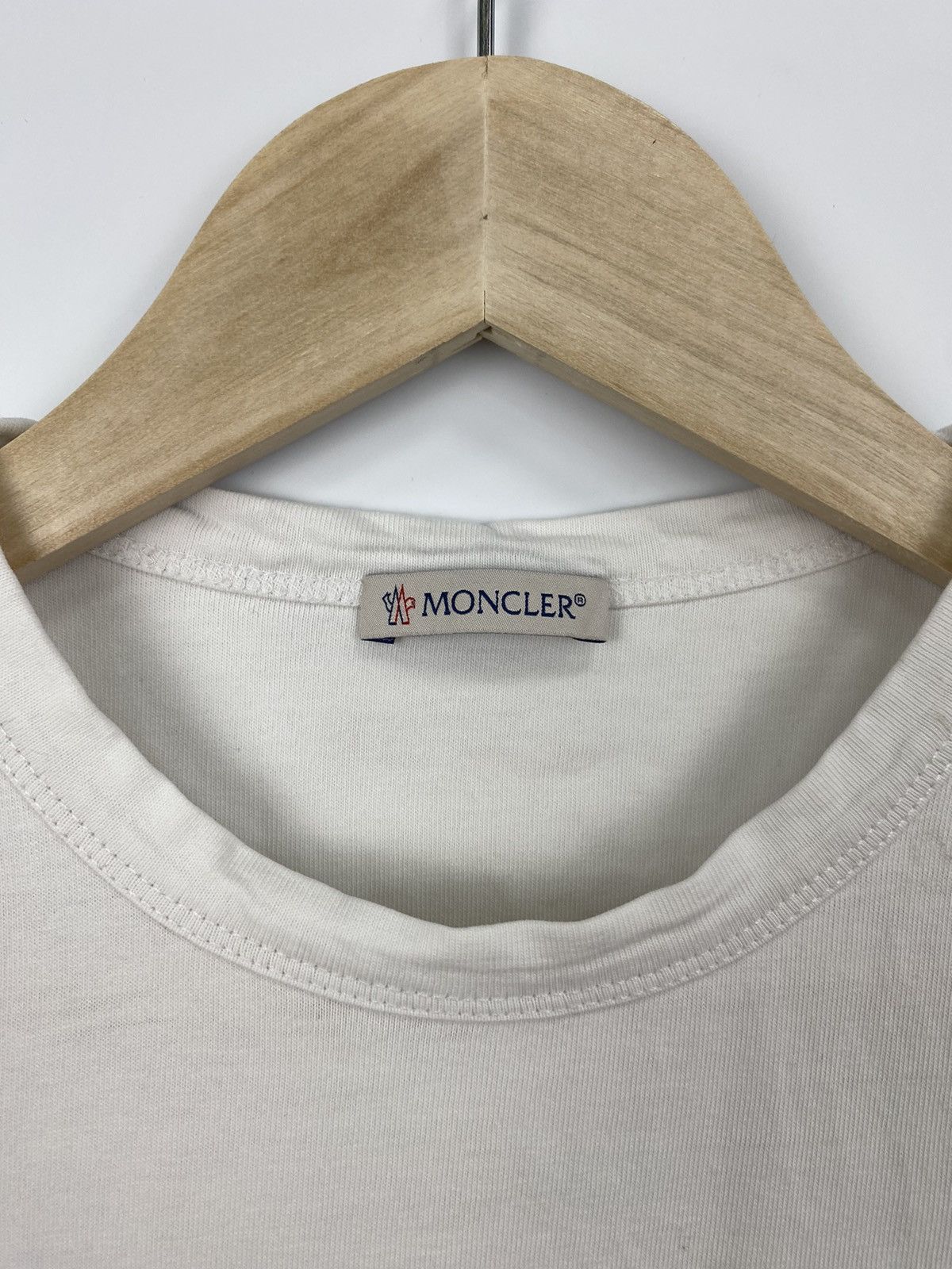 Moncler 🇮🇹 Moncler Chest Pocket T-Shirt Rare Retro Hype Y2K Size US S / EU 44-46 / 1 - 4 Thumbnail