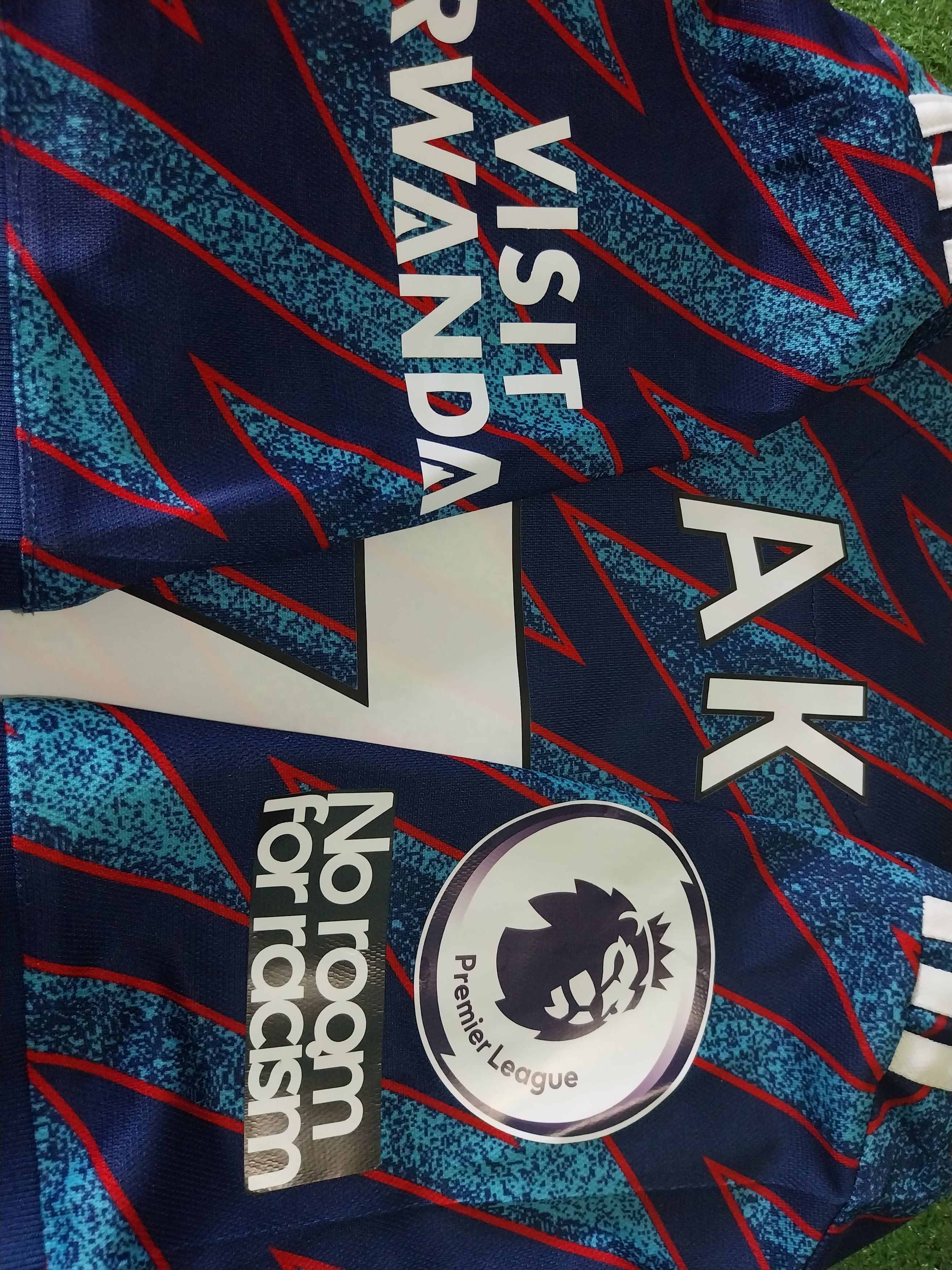 Adidas Arsenal 3rd 2021/2022 saka jersey football Size US M / EU 48-50 / 2 - 9 Thumbnail