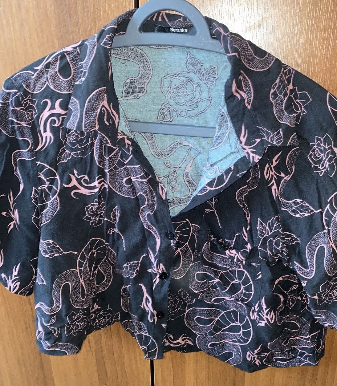 Bershka Bershka streetstyle button up shirt with snake details Size M / US 6-8 / IT 42-44 - 1 Preview