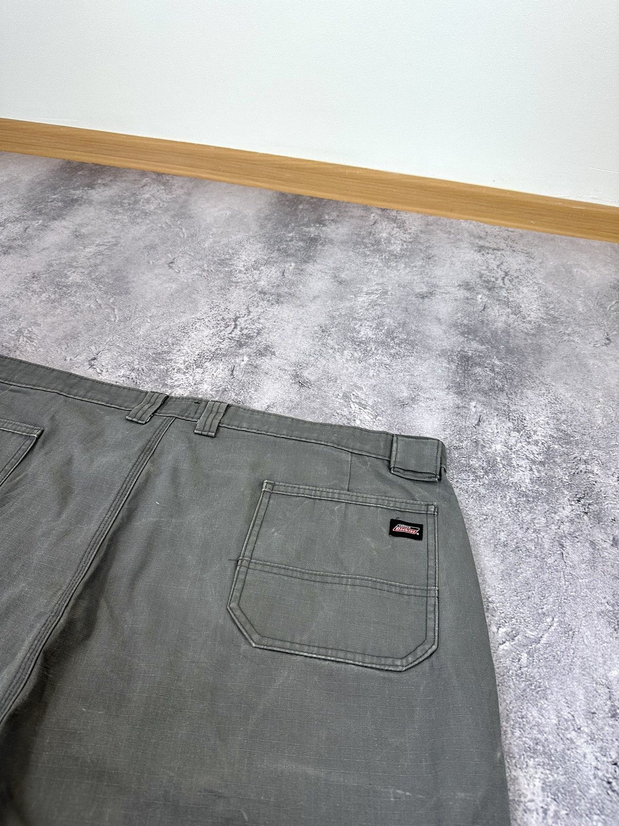 Dickies Vintage Dickies Cargo Carpenter Baggy Work Hype Y2K Shorts Size US 44 / EU 60 - 6 Thumbnail