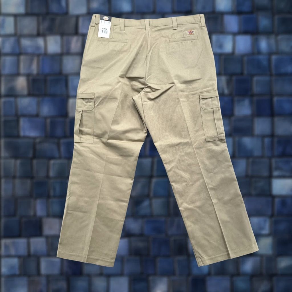 Dickies Dickies Mens Cargo Pants Khaki Relaxed Fit Straight Leg 42x32 New w/Tags Beige Cargo Pockets Mens Size US 42 / EU 58 - 1 Thumbnail