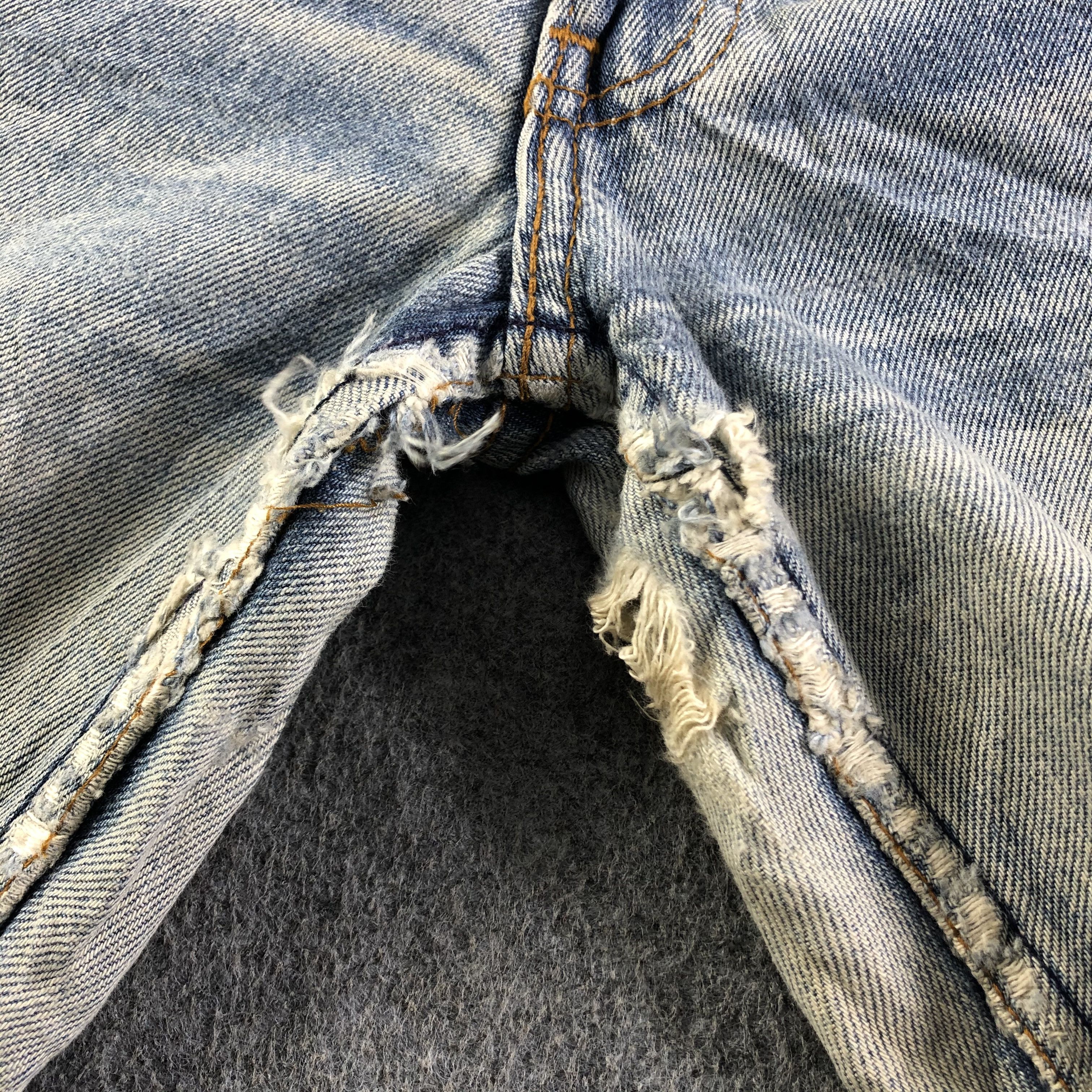 Levi's Vintage 90s Light Wash Levis Jeans-J3938 Size US 29 - 8 Thumbnail