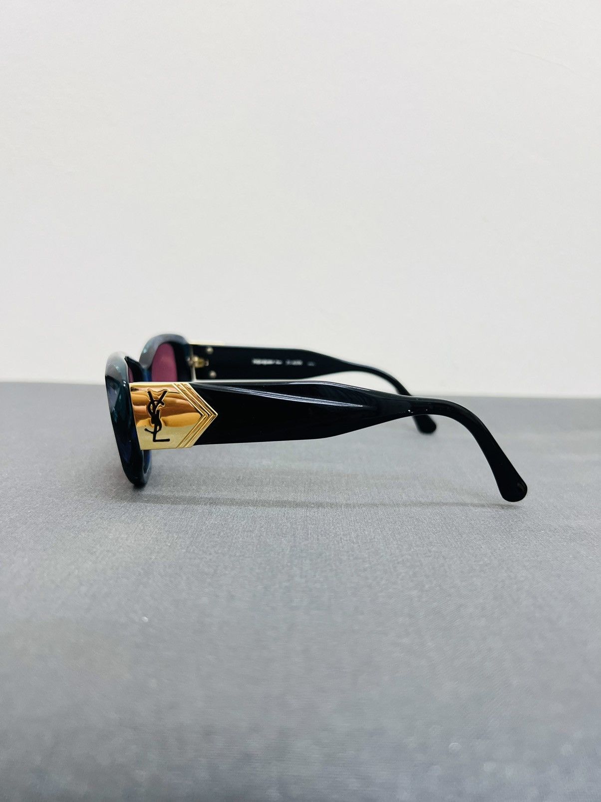 Yves Saint Laurent Y2K YSL Yves Saint Laurent Sunglasses Size ONE SIZE - 2 Thumbnail