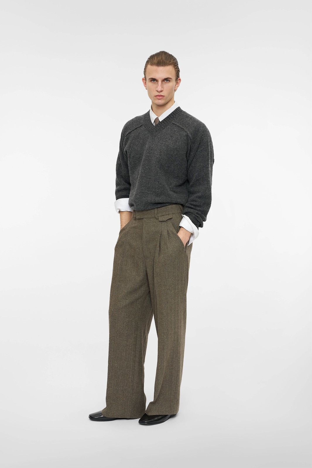 Other OFiles Double Pleated Herringbone Trousers in tobacco Size US 34 / EU 50 - 1 Thumbnail