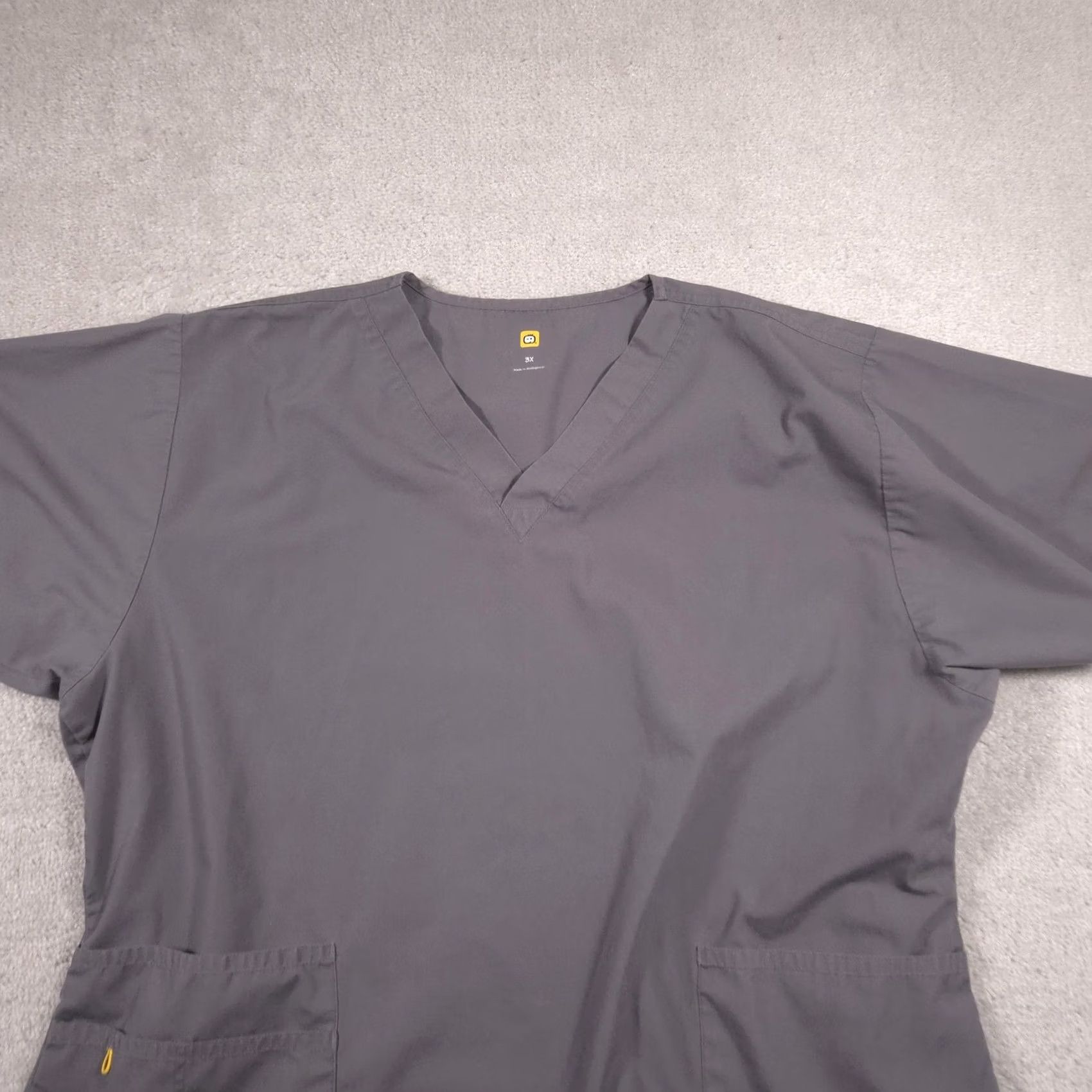 Vintage WonderWink Scrub Top Womens 3X Gray V-Neck Pockets Nursing Medical Tunic Plus Shirt Womens V-Neck Short Sleeve Gray, Plus, T-Shirt Style, 3X Size XXL / US 16-18 / IT 52-54 - 2 Thumbnail