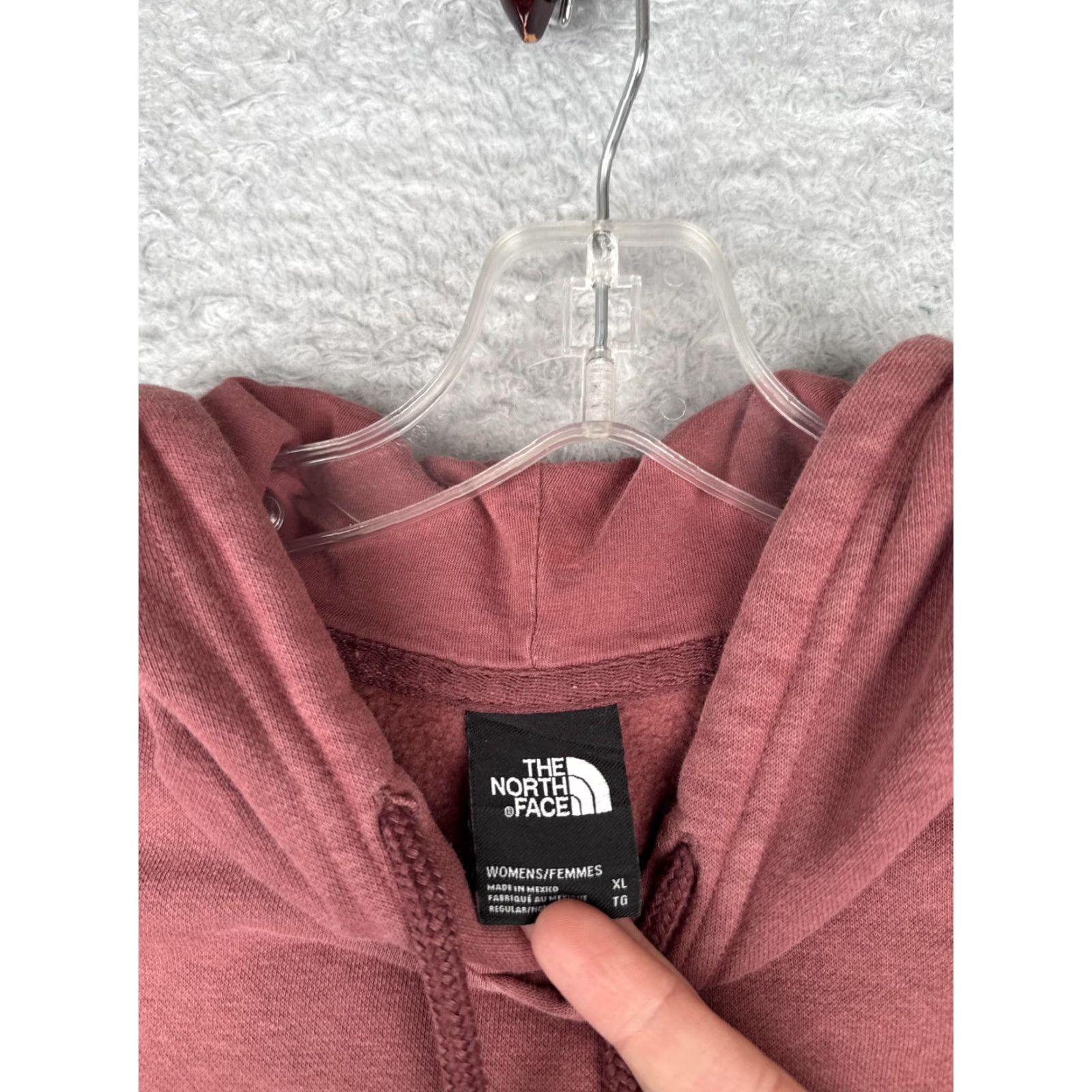 The North Face The North Face Hoodie Women XL Burgundy Pullover Kangaroo Pocket Graphic Logo - Women - XL - Burgundy/Red - Hoodie - Graphic Print - All Seasons Size XL / US 12-14 / IT 48-50 - 7 Thumbnail