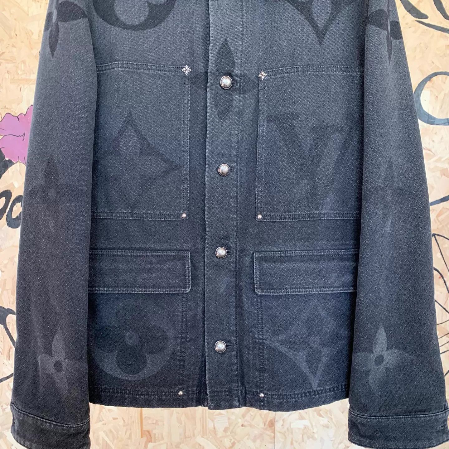 Louis Vuitton Louis Vuitton SS25 Capsule AO Print Cargo Jacket Size US XL / EU 56 / 4 - 4 Thumbnail