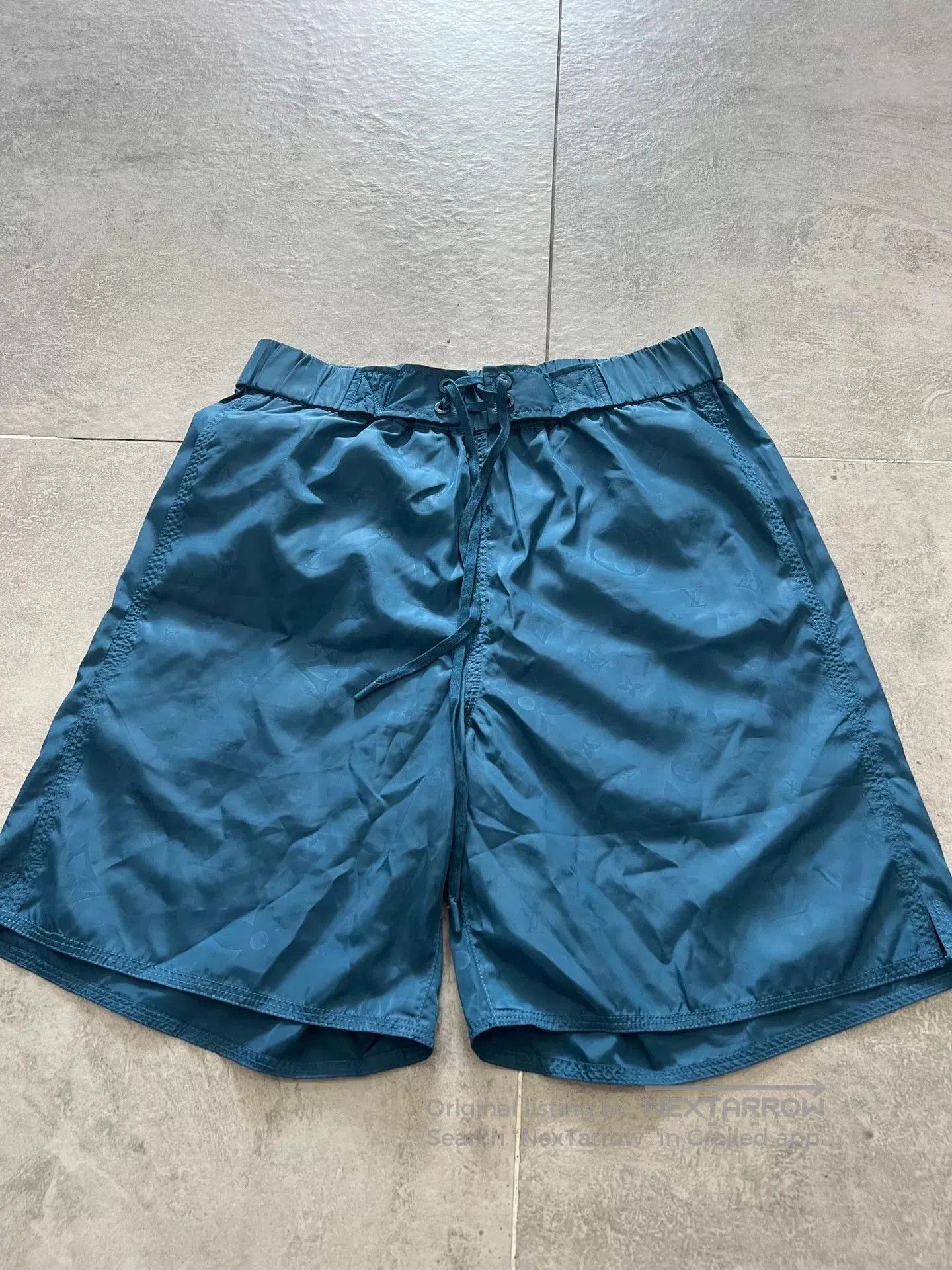 Louis Vuitton Louis Vuitton Logo 3D Beach Shorts. Size US 26 / EU 42 - 3 Thumbnail