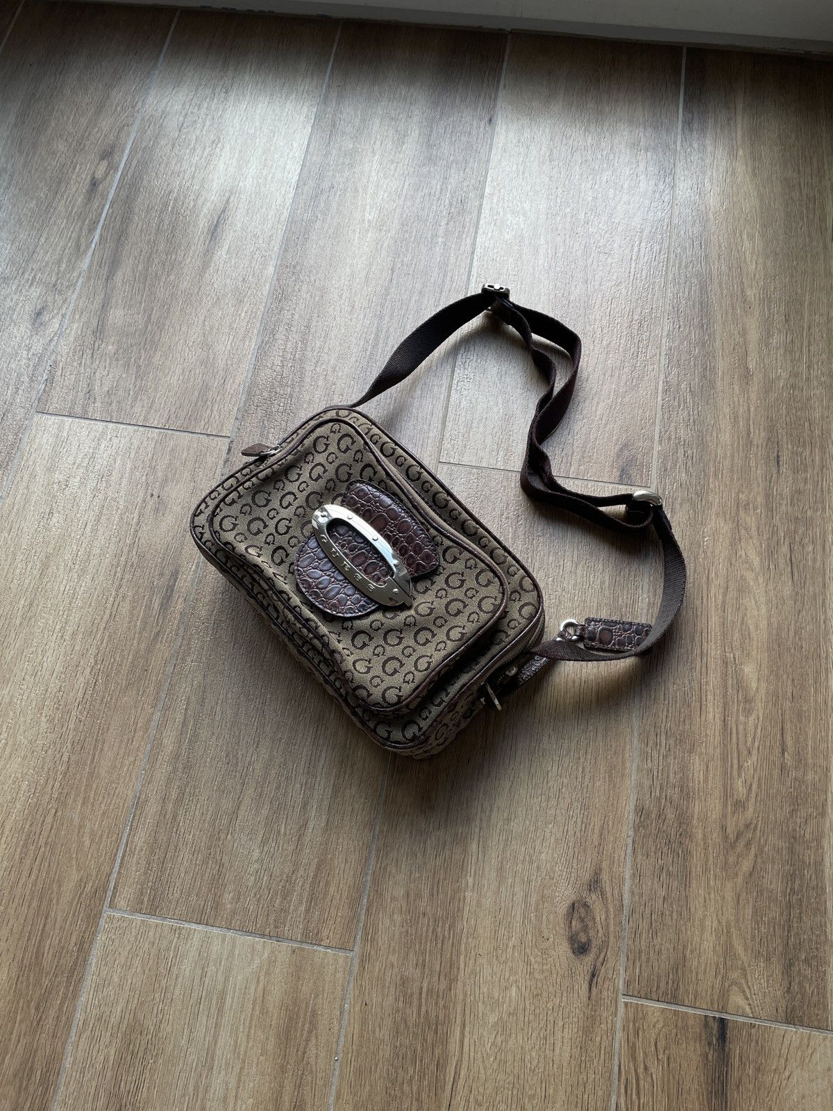 Guess Vintage Guess Bag Shoulder Monogram Big Logo Japanese Y2K Size ONE SIZE - 2 Thumbnail