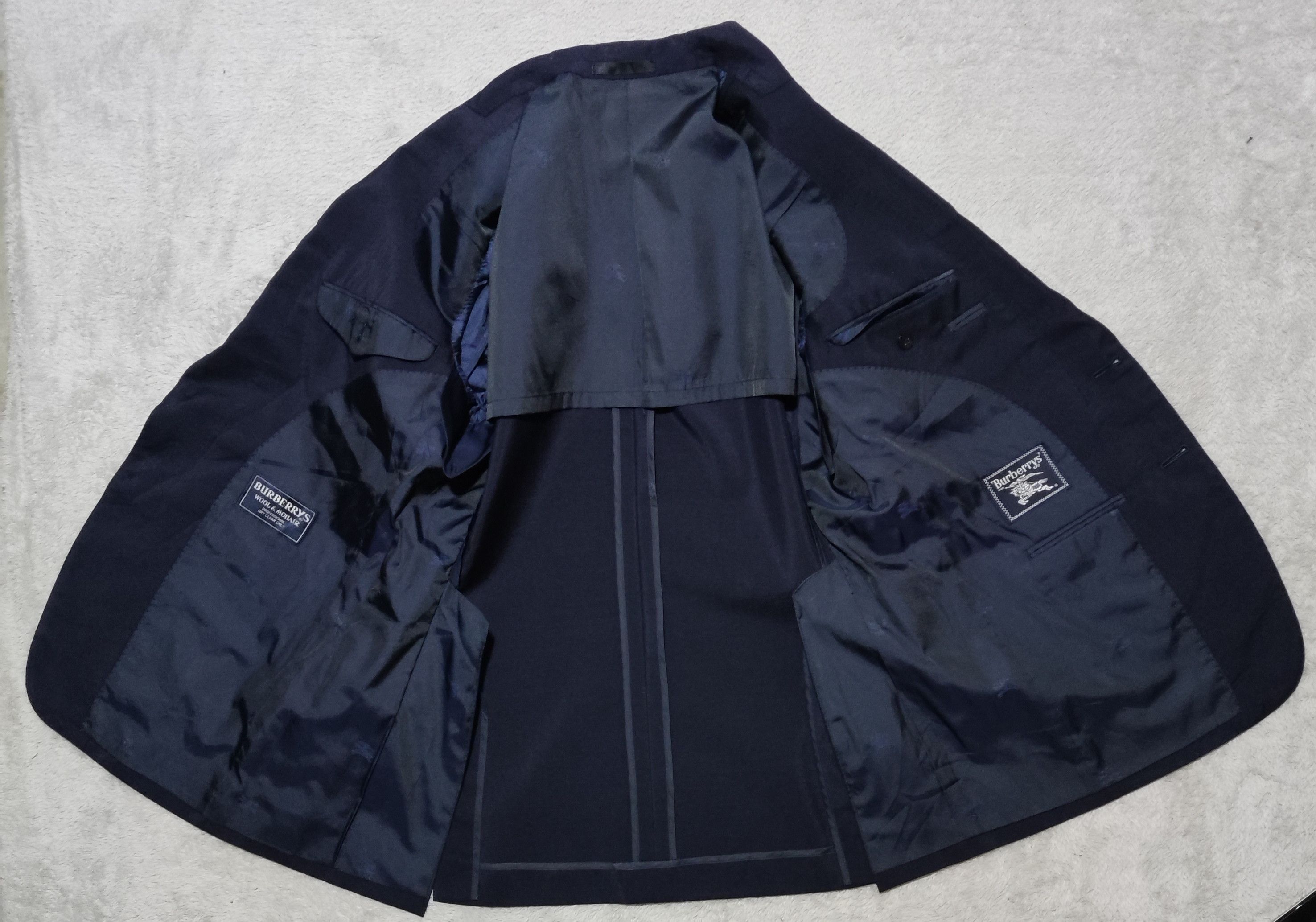 Burberry Prorsum Vintage Burberrys Wool-Mohair Navy Blazer Gold Knight Button Size 40S - 9 Thumbnail