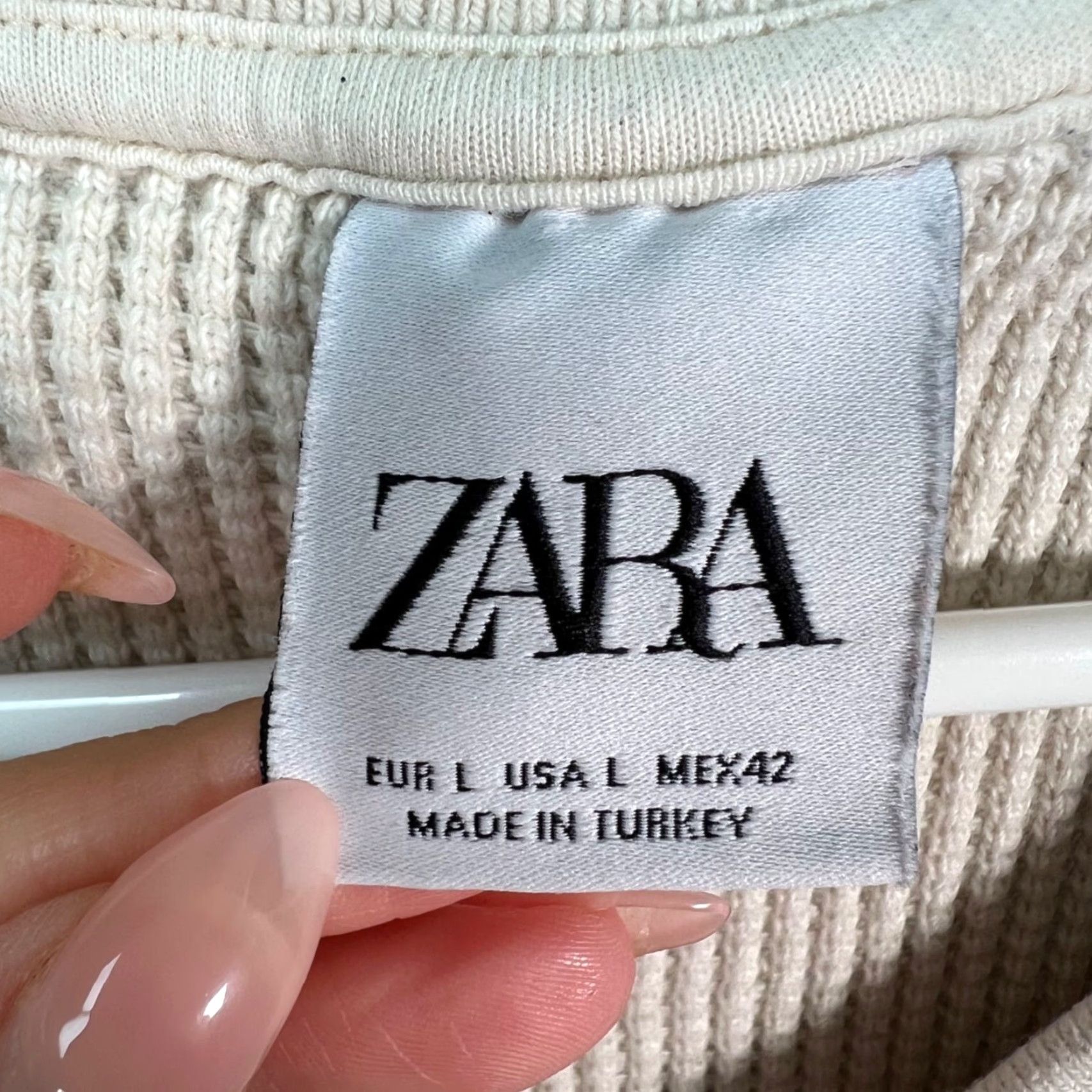 Zara VINTAGE Zara Womens Large Beige Waffle Knit Sleeveless Sweater Vest Cotton Blend Shirt Womens Casual Beige Knit Vest 90s? Size L / US 10 / IT 46 - 3 Thumbnail