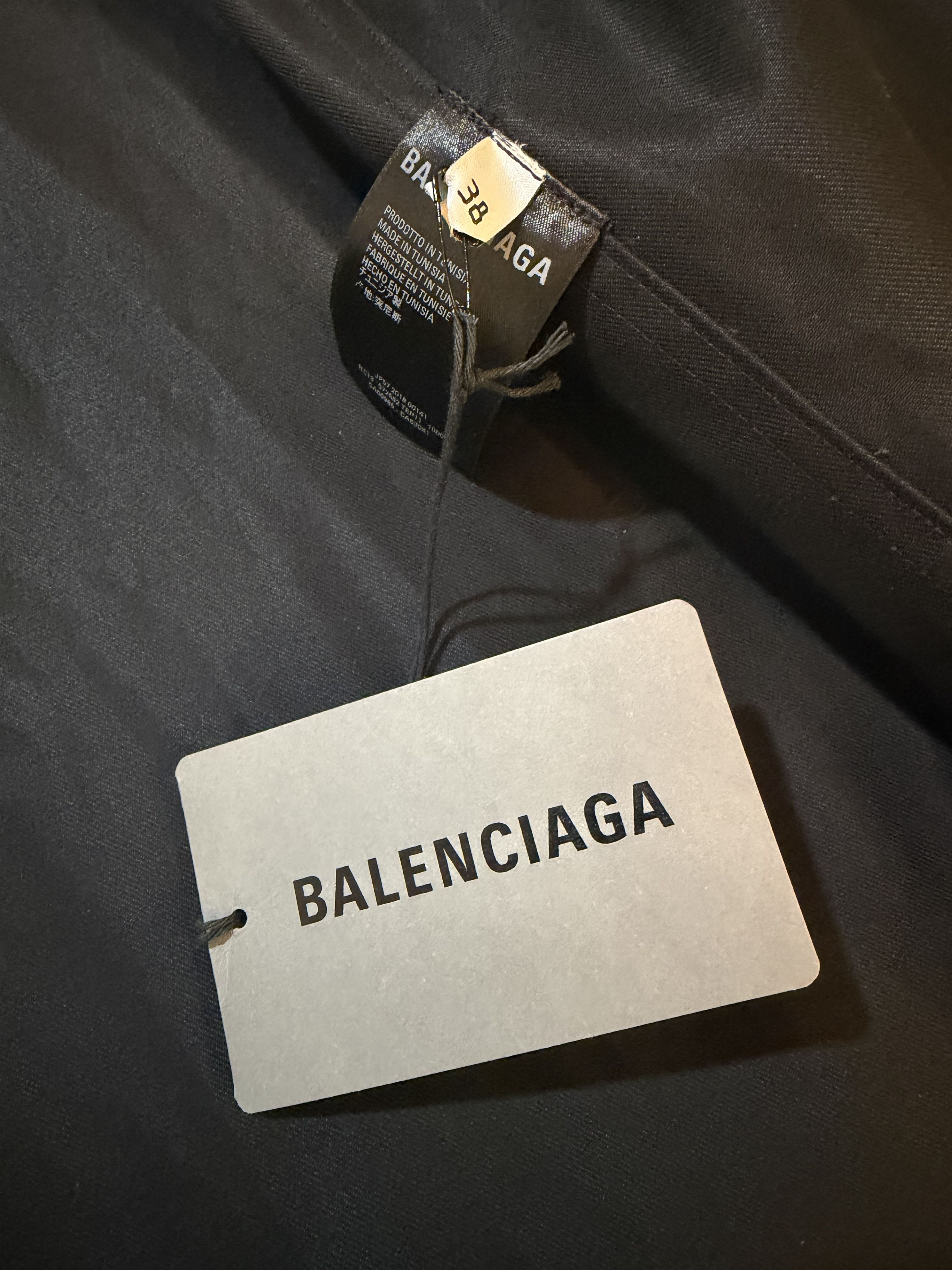 Balenciaga Balenciaga SS19 Graphic Back Button Shirt NWT FR38 Demna Size XS / US 0-2 / IT 36-38 - 7 Thumbnail