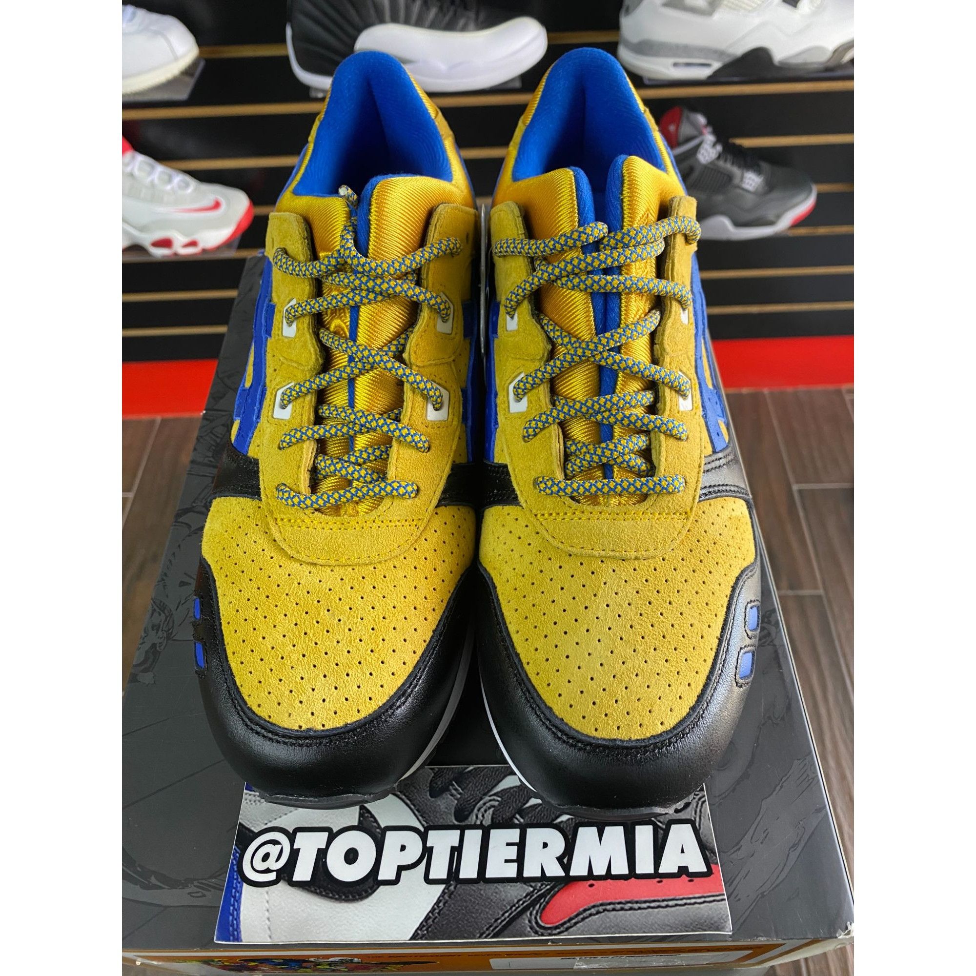 Asics × Kith × Marvel Comics ASICS GEL LYTE 3 X KITH X MARVEL REMASTERD WOLVERINE 1975 SZ Size US 9 / EU 42 - 2 Thumbnail