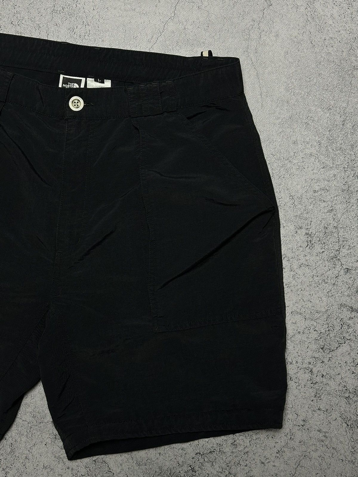 The North Face Vintage The North Face Nylon Shorts Size US 34 / EU 50 - 3 Thumbnail