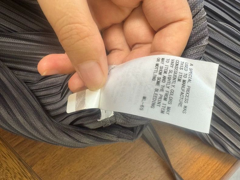 Issey Miyake Issey Miyake size:3 Grey pleated short-sleeved shirt Size XS / US 0-2 / IT 36-38 - 4 Thumbnail