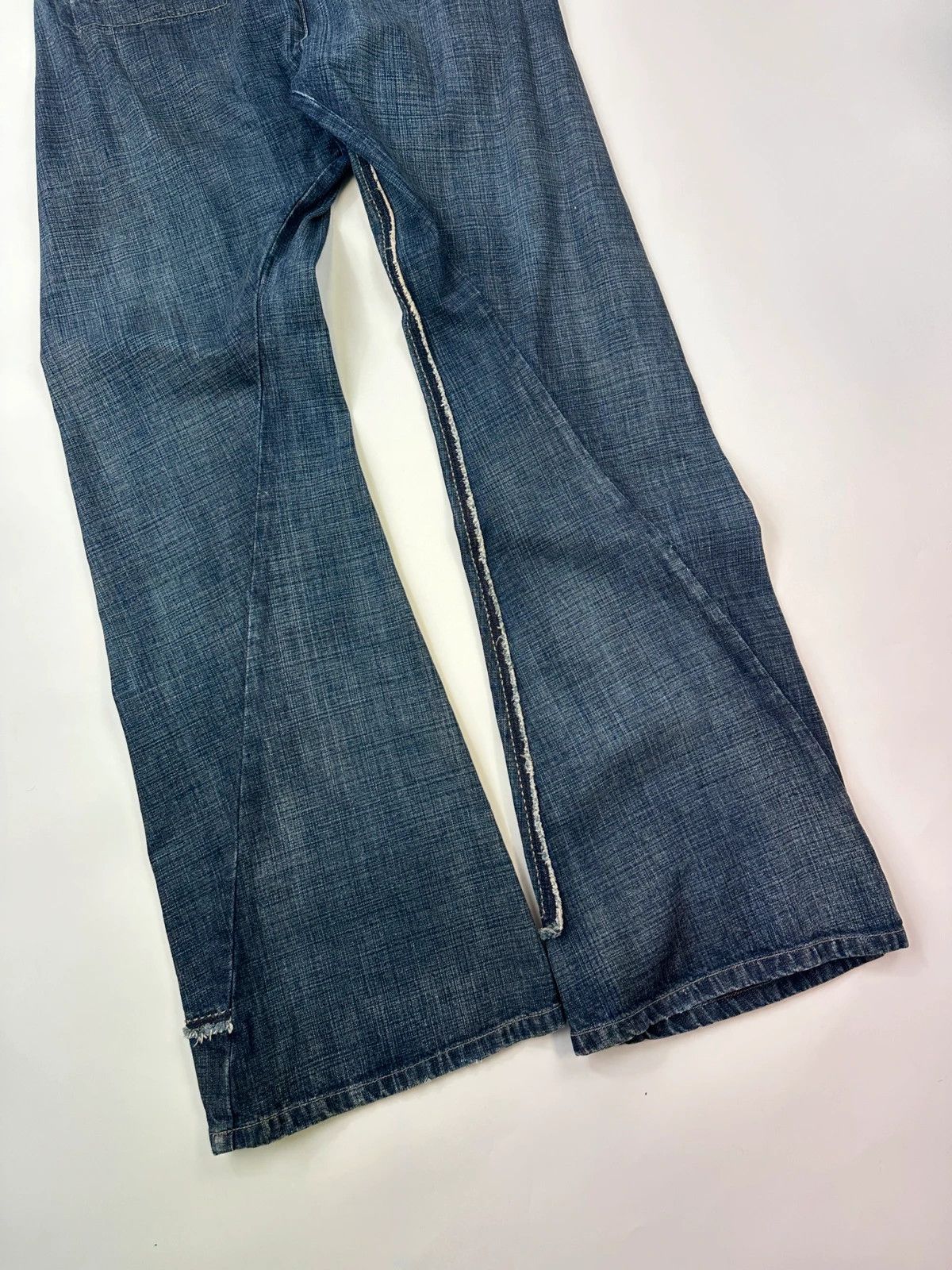 Marithe + Francois Girbaud Marithé + François Girbaud 00’s Navy Wash Flared Denim Pants Size 27" / US 4 / IT 40 - 5 Thumbnail