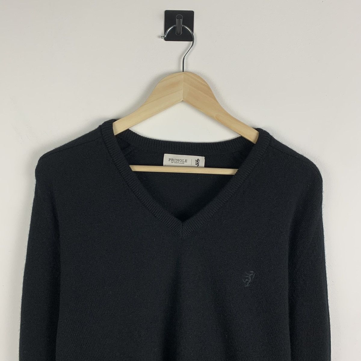 Pringle Of Scotland Vintage Pringle of Scotland Luxury Wool Sweater V-Neck Size US L / EU 52-54 / 3 - 2 Thumbnail