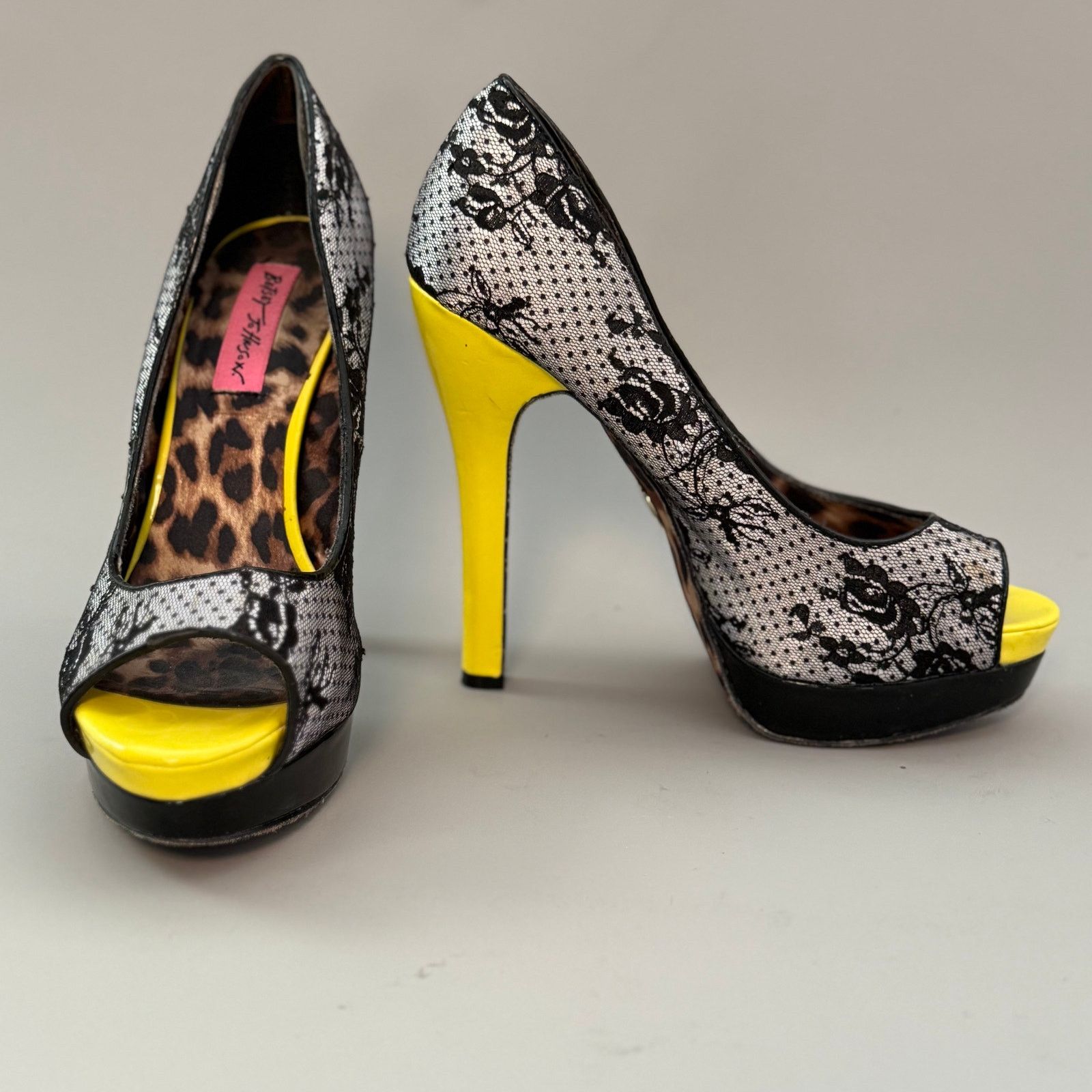 Betsey Johnson Betsey Johnson Yellow Leopard Print Platform Heels Size US 7.5 / IT 37.5 - 3 Thumbnail