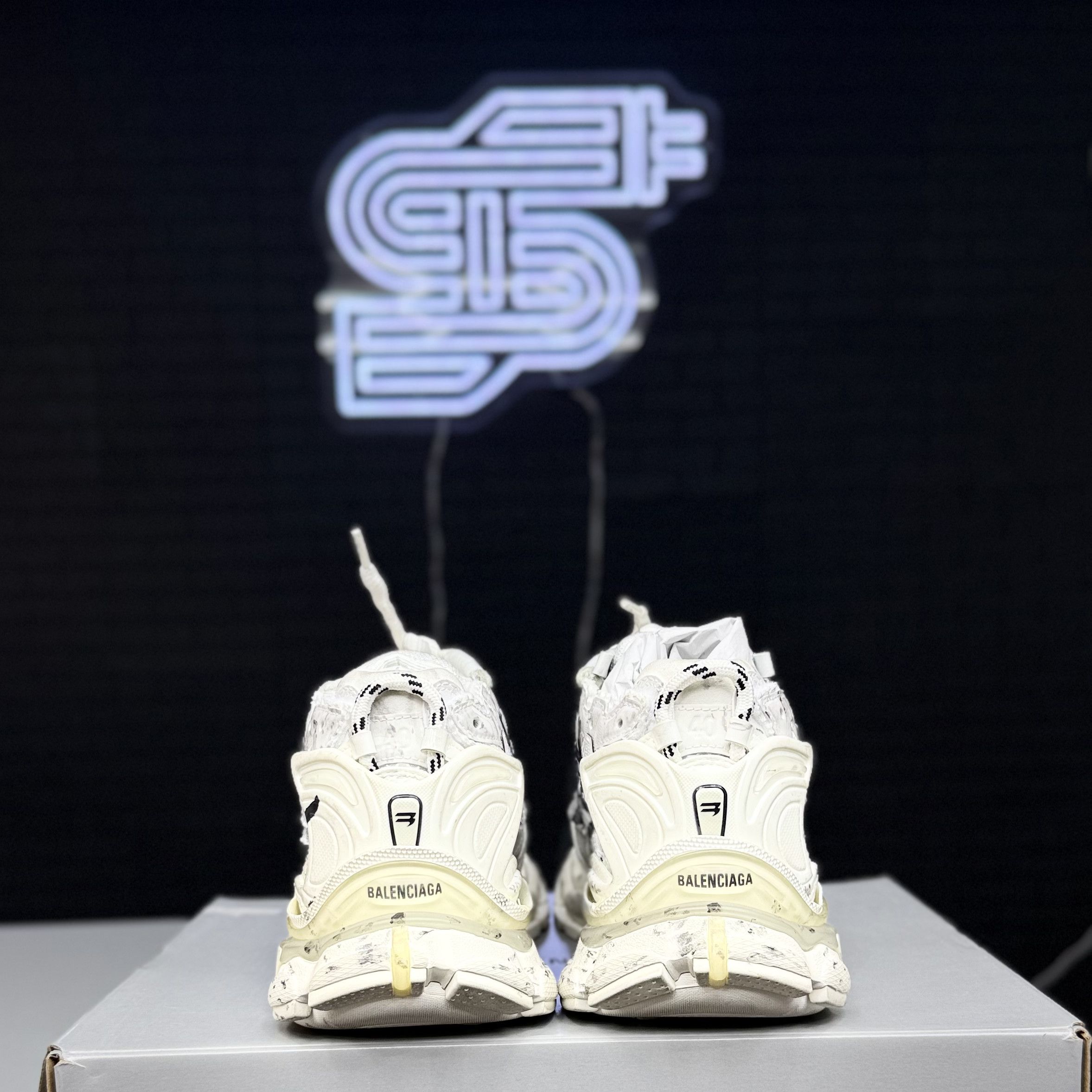 Balenciaga Balenciaga Runner White Graffiti Size US 7 / EU 40 - 6 Thumbnail