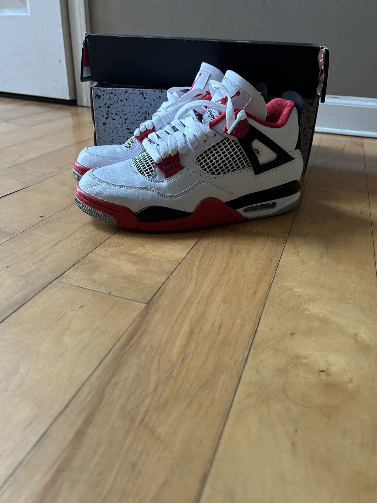 Jordan Brand Jordan 4 Retro Fire red Size US 8.5 / EU 41-42 - 2 Thumbnail