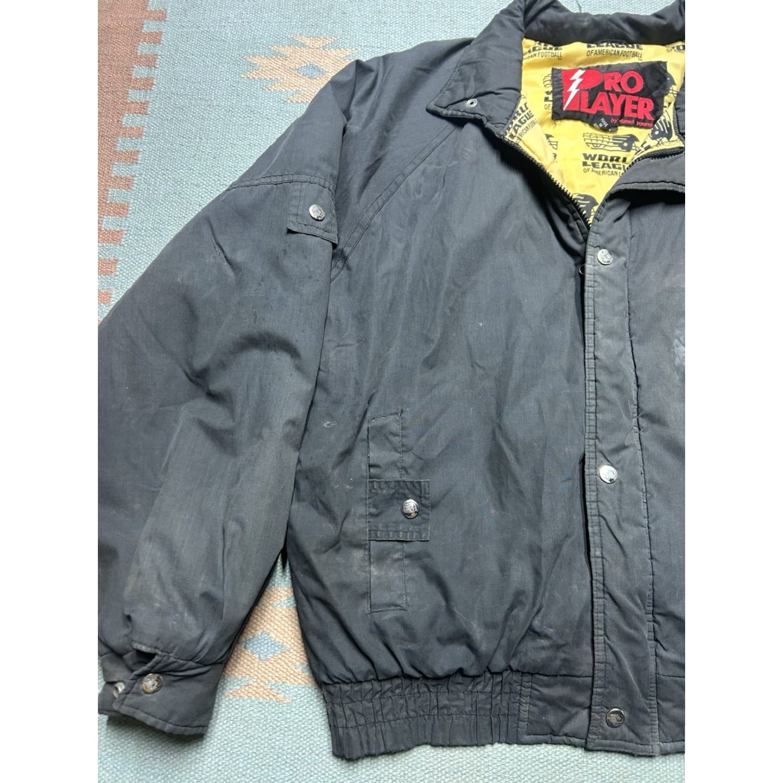 Pro Player VINTAGE Pro-player Puffer Jacket Barcslona Dragons distressed AS IS RARE large Size US L / EU 52-54 / 3 - 3 Thumbnail