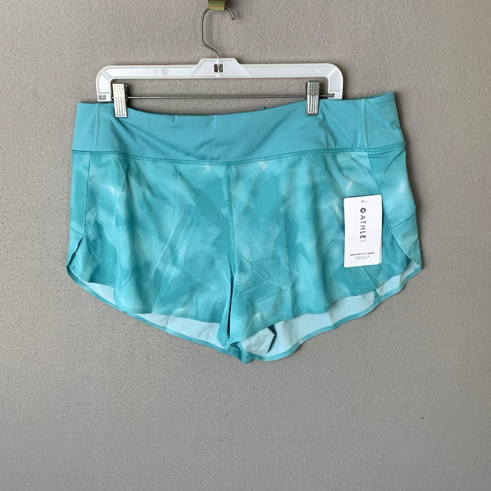 Athleta Athleta Run With It 3.5” Short XL Blue Running Shorts Back Pocket Pickleball Women's Athletic Short Regular Size XL Color Blue Pockets Size 40" / US 18 - 2 Thumbnail