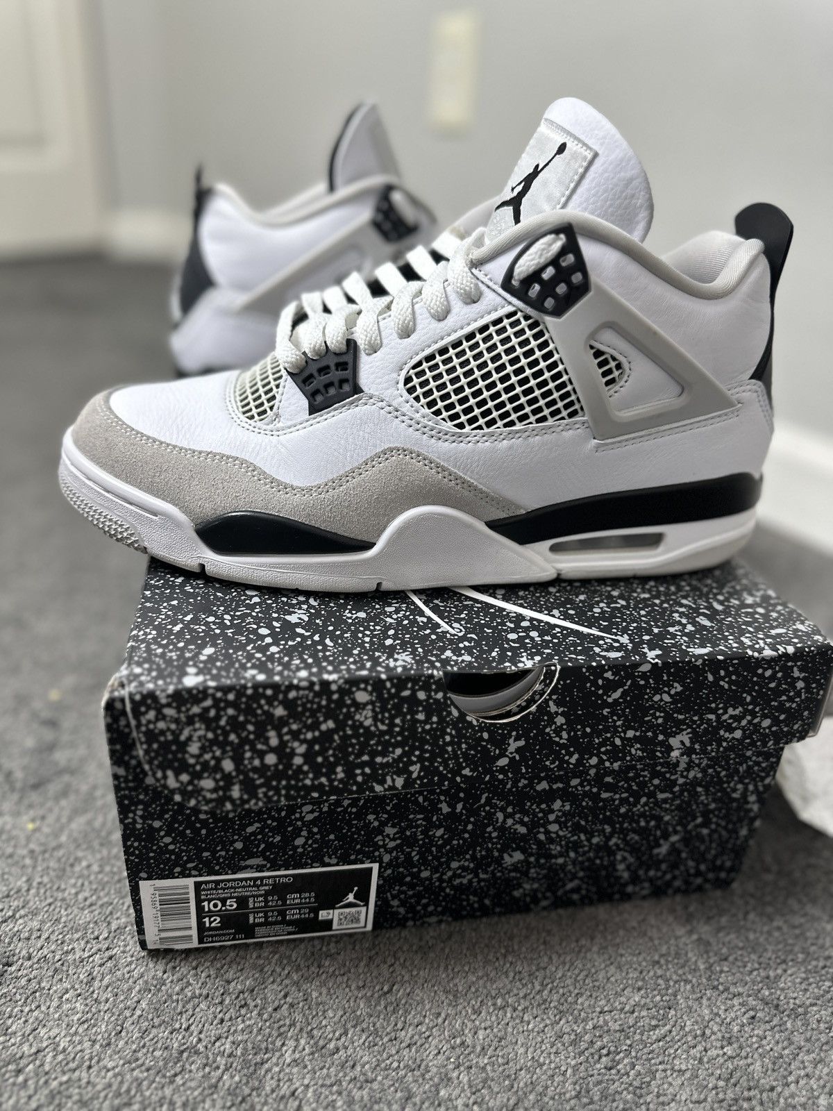 Jordan Brand Jordan 4 Retro- Military black Size US 10.5 / EU 43-44 - 1 Thumbnail