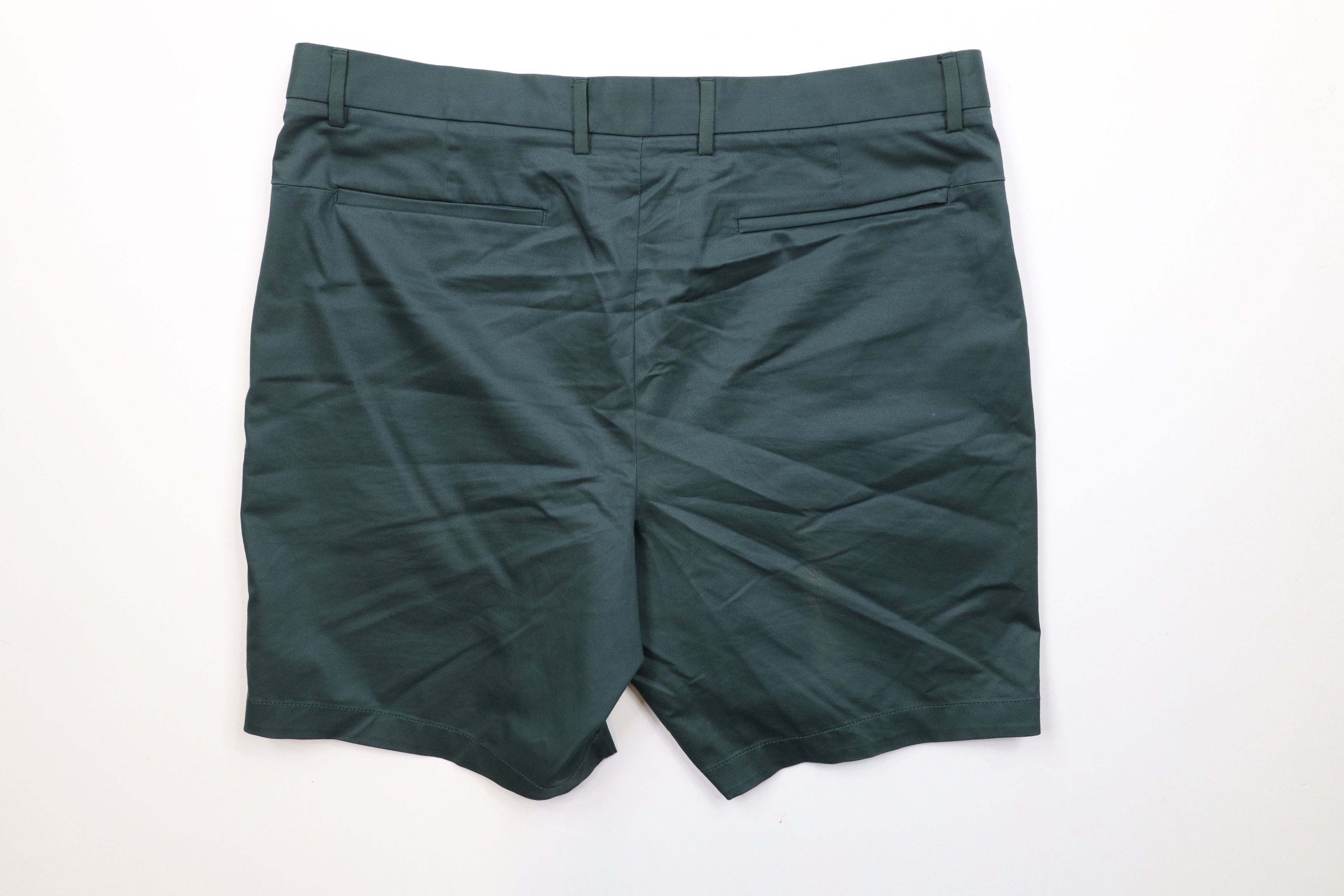 Banana Republic × Vintage Banana Republic Front Tech Above Knee Aiden Shorts Green Size US 38 / EU 54 - 7 Thumbnail