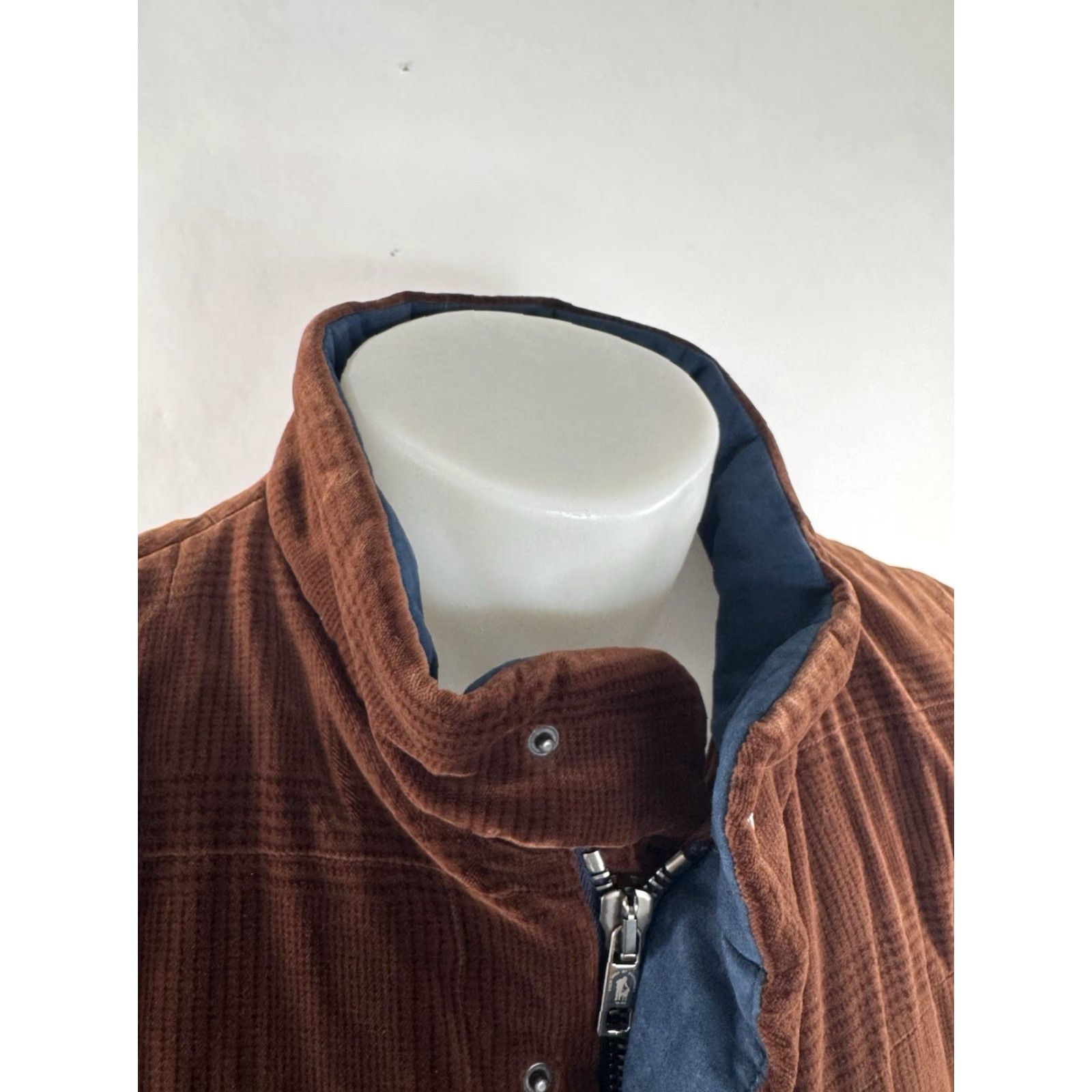 Vintage Hadleigh’s Field Shop Quilted Zip Mens Vest UK 56 US 46 Brown Quilted Vest Mens Zip Shirt? Size US XL / EU 56 / 4 - 4 Thumbnail
